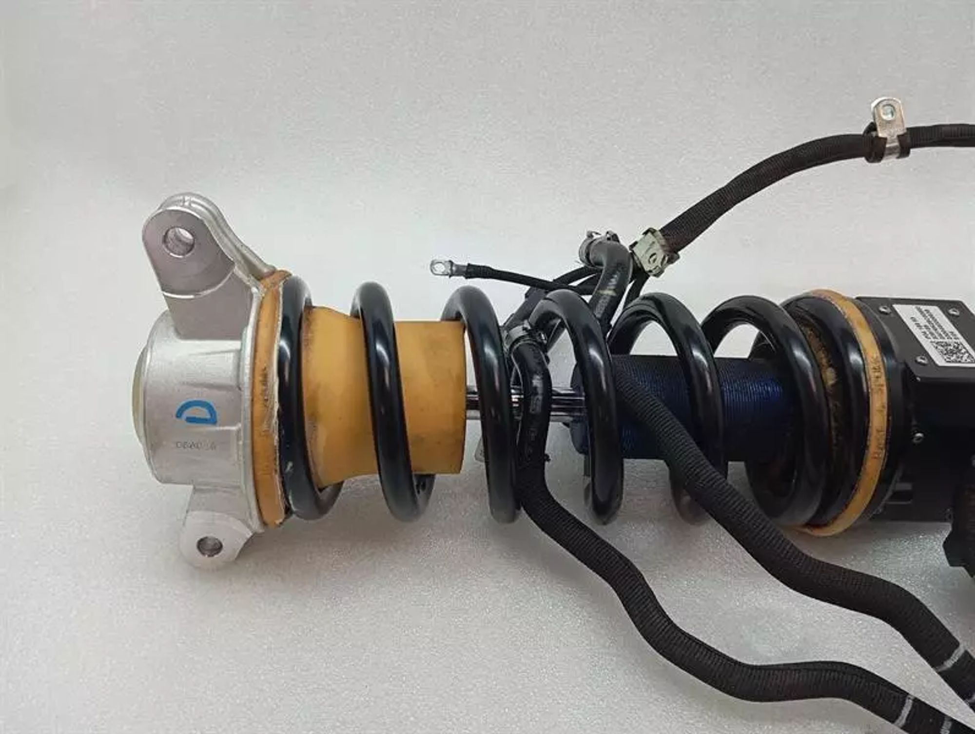 Амортизатор задний правый Ferrari Purosangue F175, 1250000 рублей, Москва