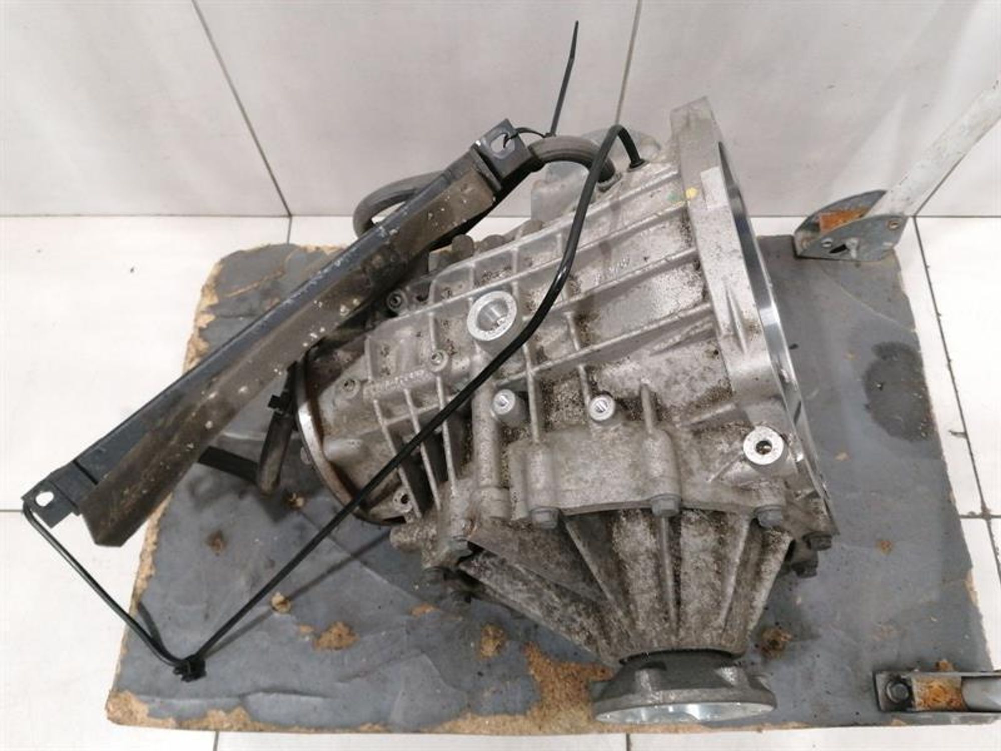 Задний дифференциал Aston Martin DB9 Volante, 640000 рублей, Москва