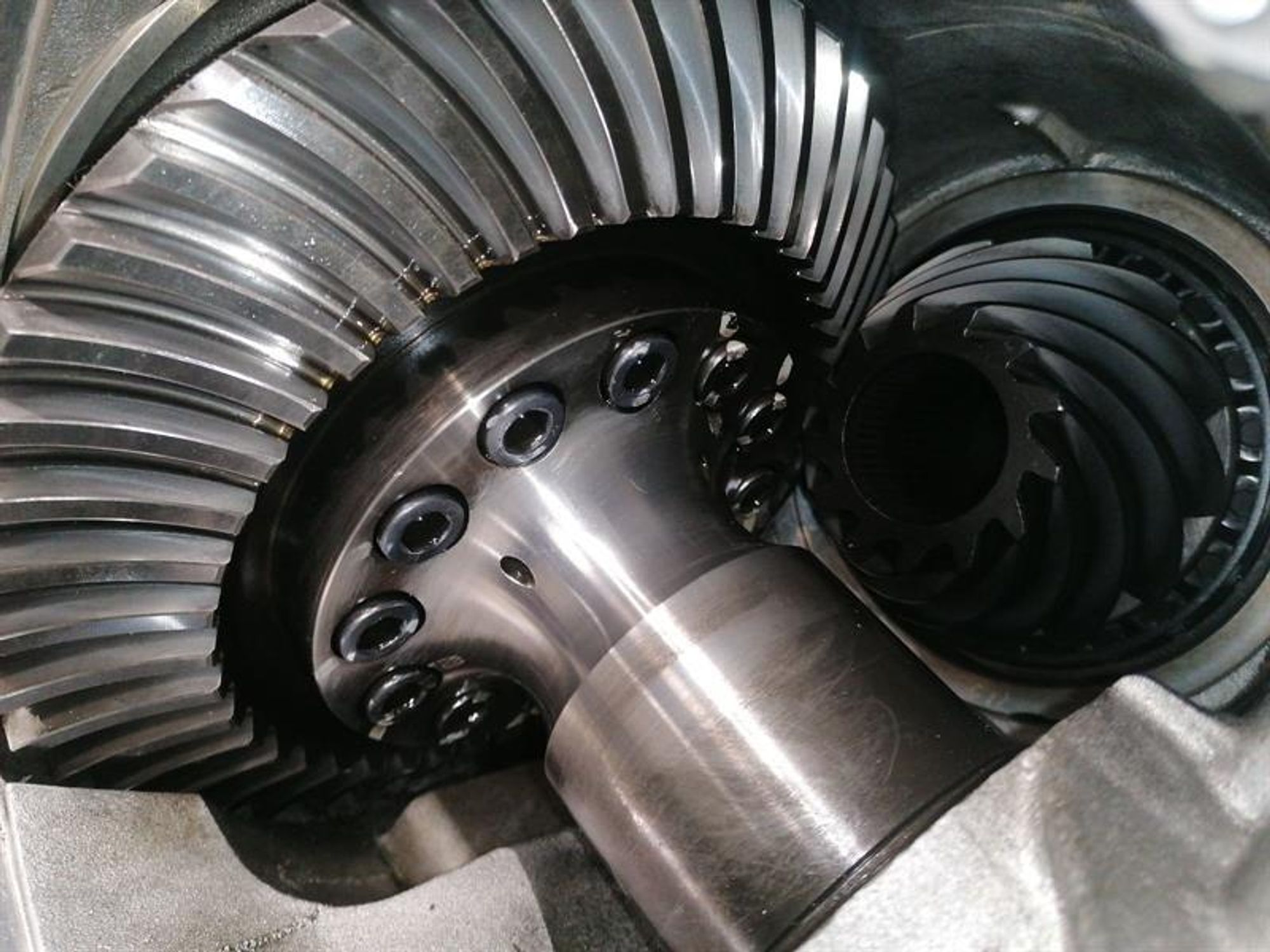 Задний дифференциал Aston Martin DB9 Volante, 640000 рублей, Москва