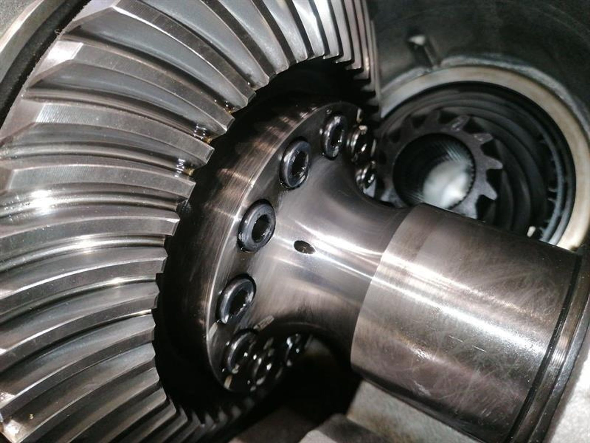 Задний дифференциал Aston Martin DB9 Volante, 640000 рублей, Москва