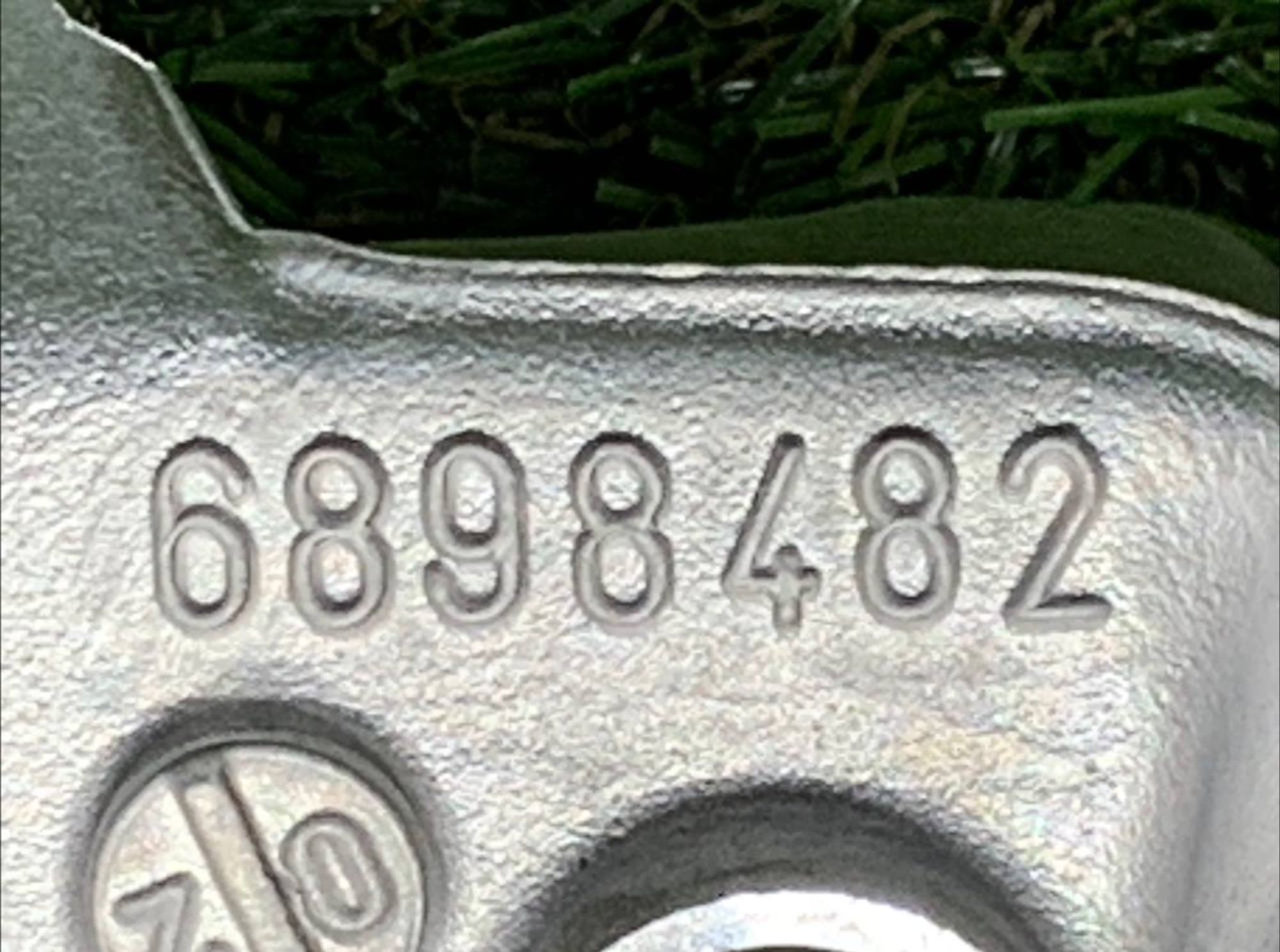 https://ycs.partsauto.market/partsauto-images/thmbs/h353NjtZg3VDP19b5HMt7LlpbQ93/50fa5af34dfec1df3015447b05e31c84/b08f2c0d17019347283d99adcefead63.jpg