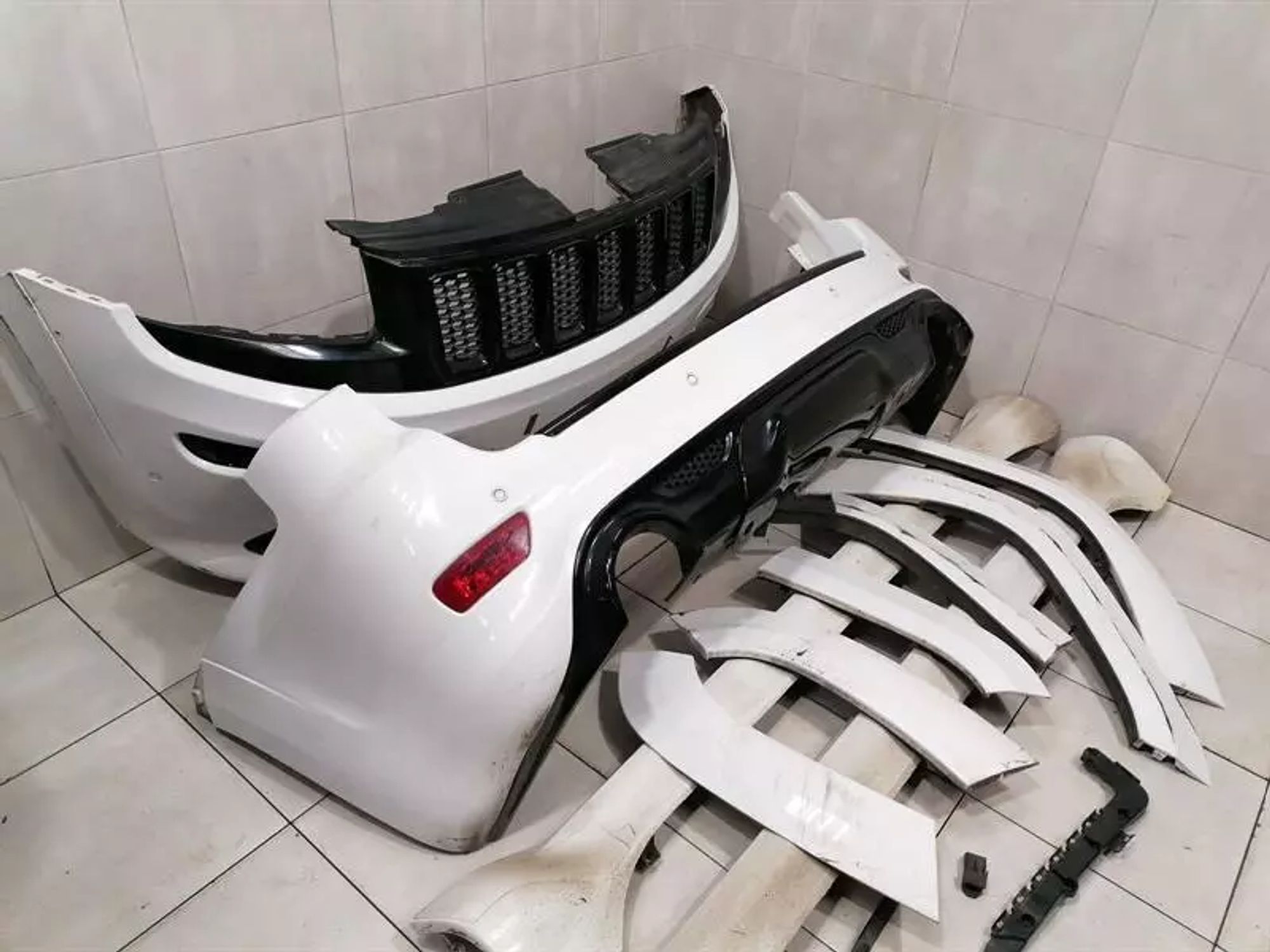 Комплект ОБВЕСОВ JEEP GRAND CHEROKEE SRT8 WK2 MK4, 500000 рублей, Москва