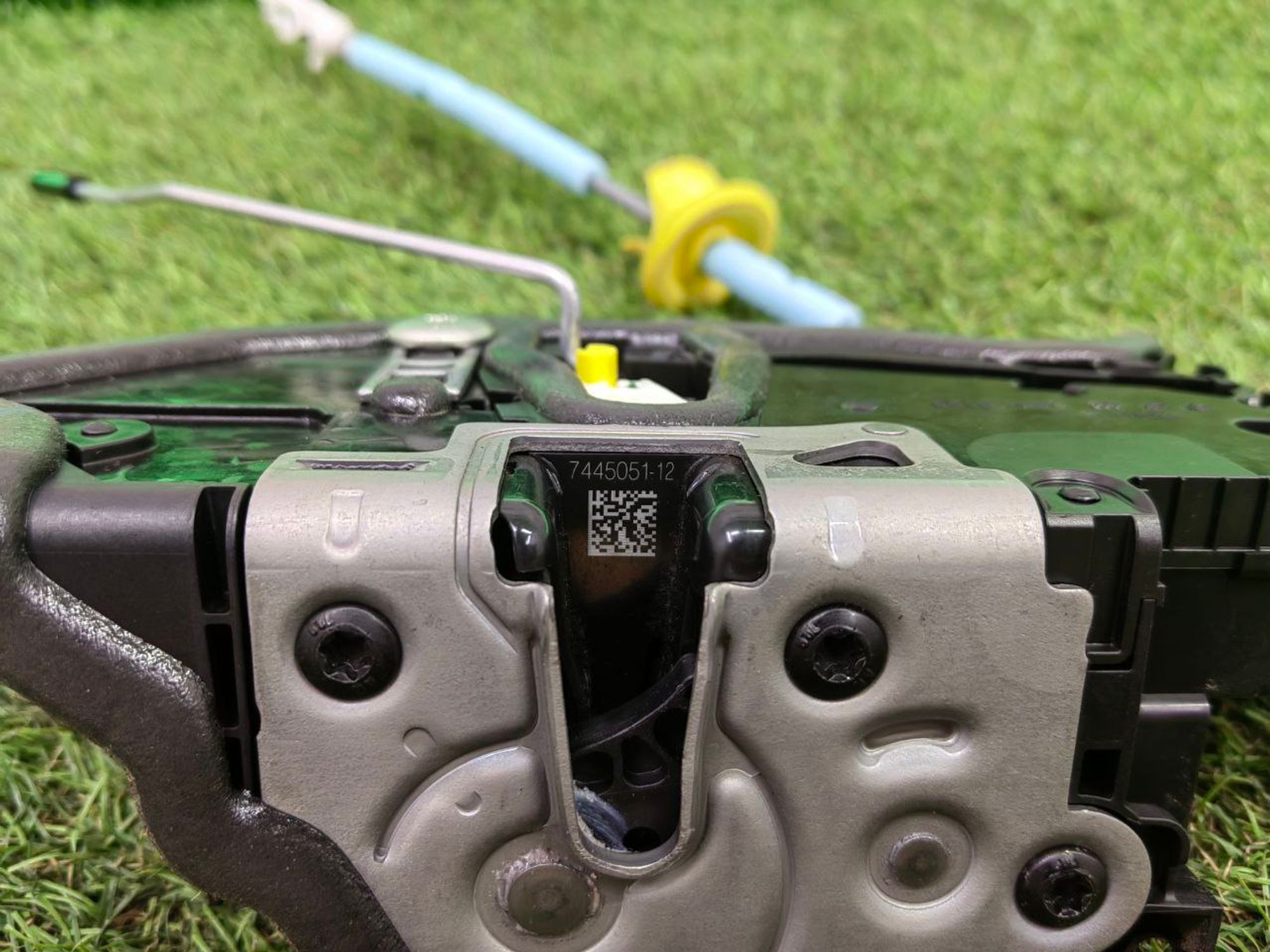 https://ycs.partsauto.market/partsauto-images/thmbs/h353NjtZg3VDP19b5HMt7LlpbQ93/5beffeb336c9266d7d05ca9e9964348e/65bdcc388d5602fe6607d0237d7ee5e6.jpg