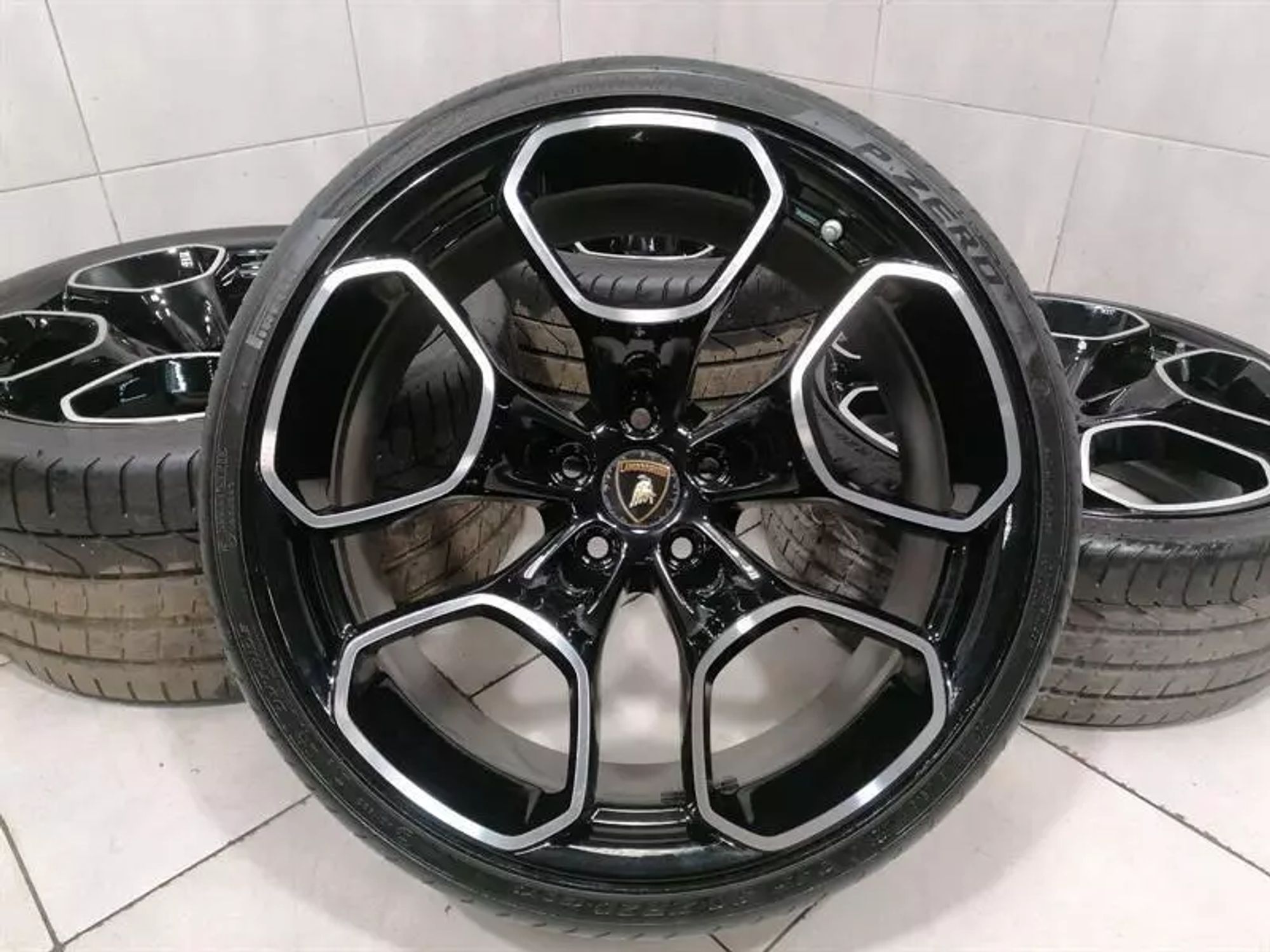 Колеса LAMBORGHINI HURACAN 4T0601017, 735000 рублей, Москва