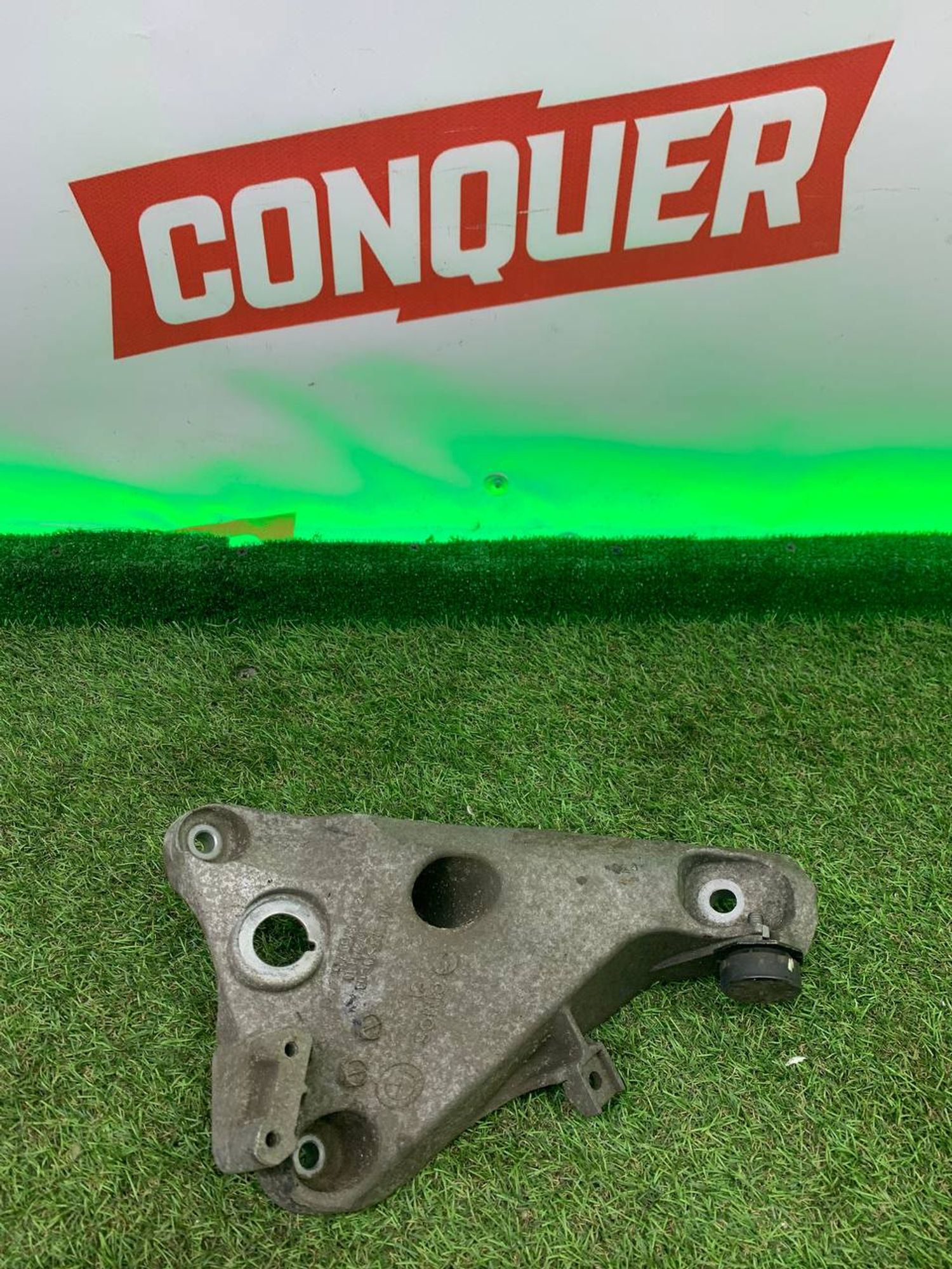 https://ycs.partsauto.market/partsauto-images/thmbs/h353NjtZg3VDP19b5HMt7LlpbQ93/5e538114891c632f67097e439bb1c8cf/1d59080bf664597aa19e605b93337d7e.jpg