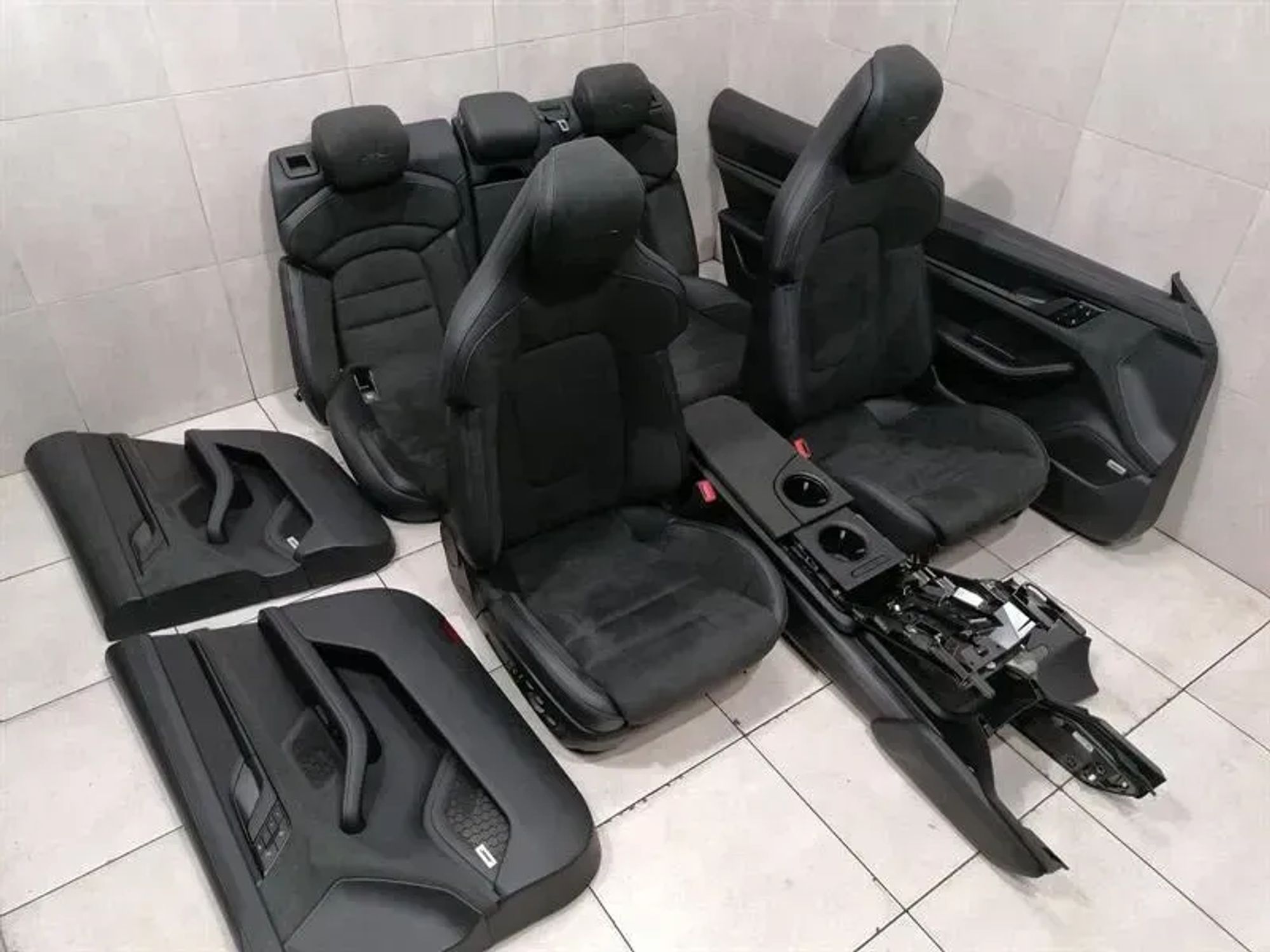 КОМПЛЕКТ СПОРТИВНЫХ СИДЕНИЙ PORSCHE TAYCAN 9J ИЗ АЛЬКАНТАРЫ GTS 18, 560000 рублей, Москва