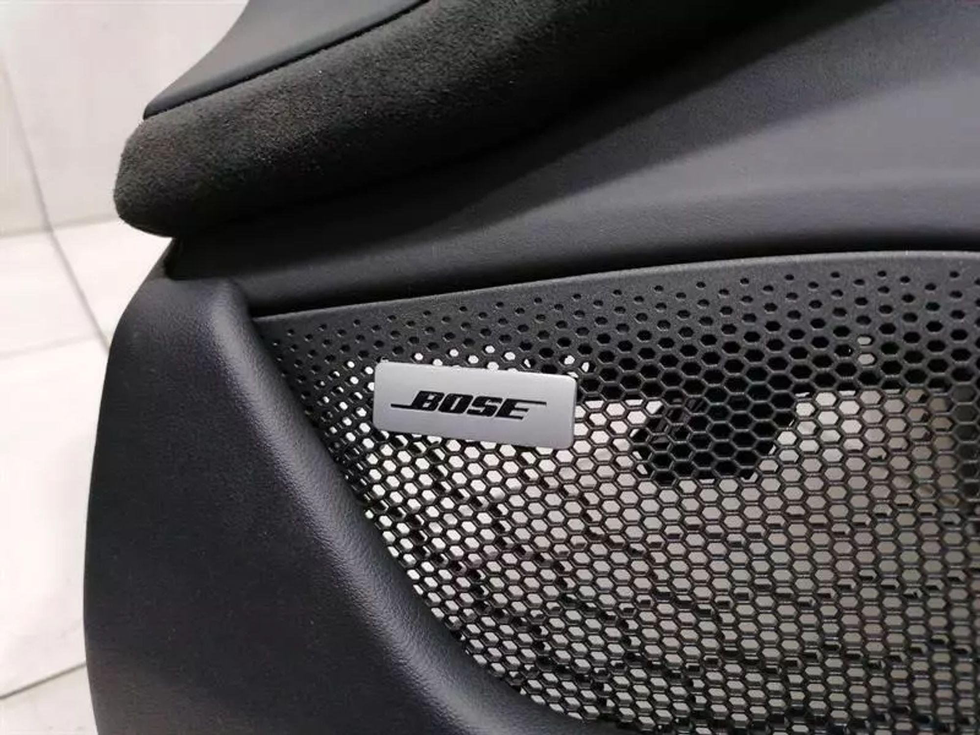 КОМПЛЕКТ СПОРТИВНЫХ СИДЕНИЙ PORSCHE TAYCAN 9J ИЗ АЛЬКАНТАРЫ GTS 18, 560000 рублей, Москва