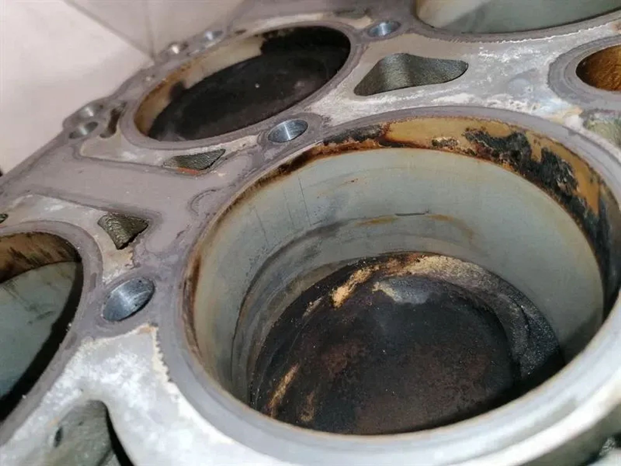 https://ycs.partsauto.market/partsauto-images/thmbs/h353NjtZg3VDP19b5HMt7LlpbQ93/61489e909895a99c19eb2617da72a8c1/6fc16881217b9e8aed3f5b0b84c1073e.jpg