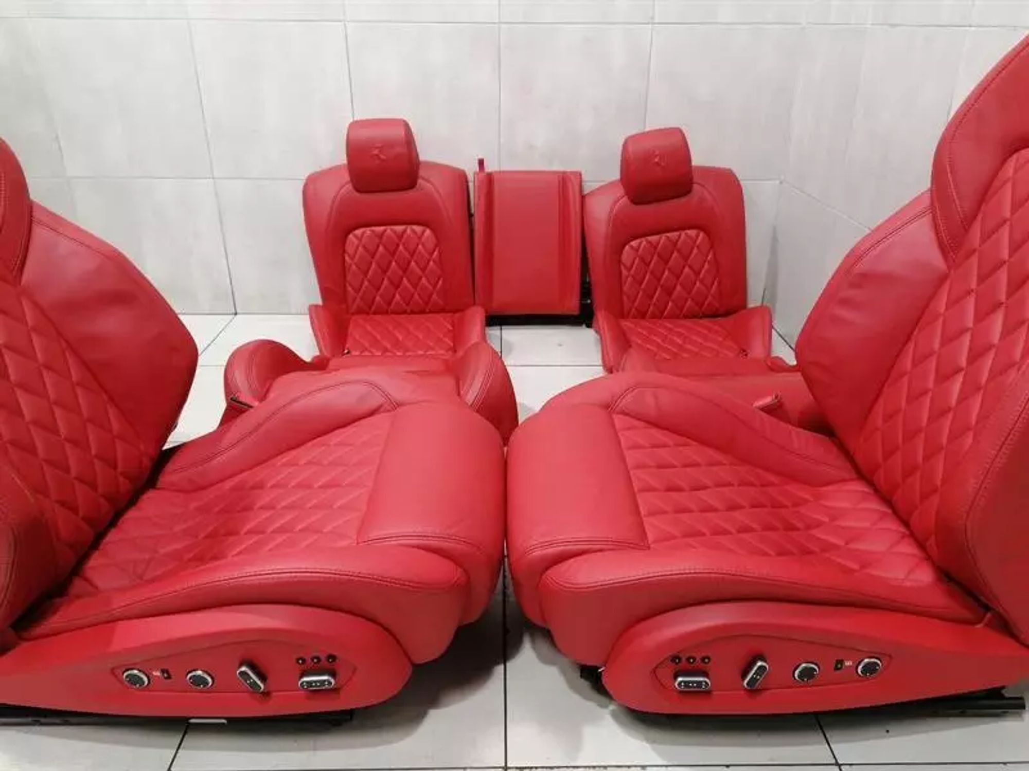 Салон в сборе Ferrari FF F151 Red Diamond, 1050000 рублей, Москва