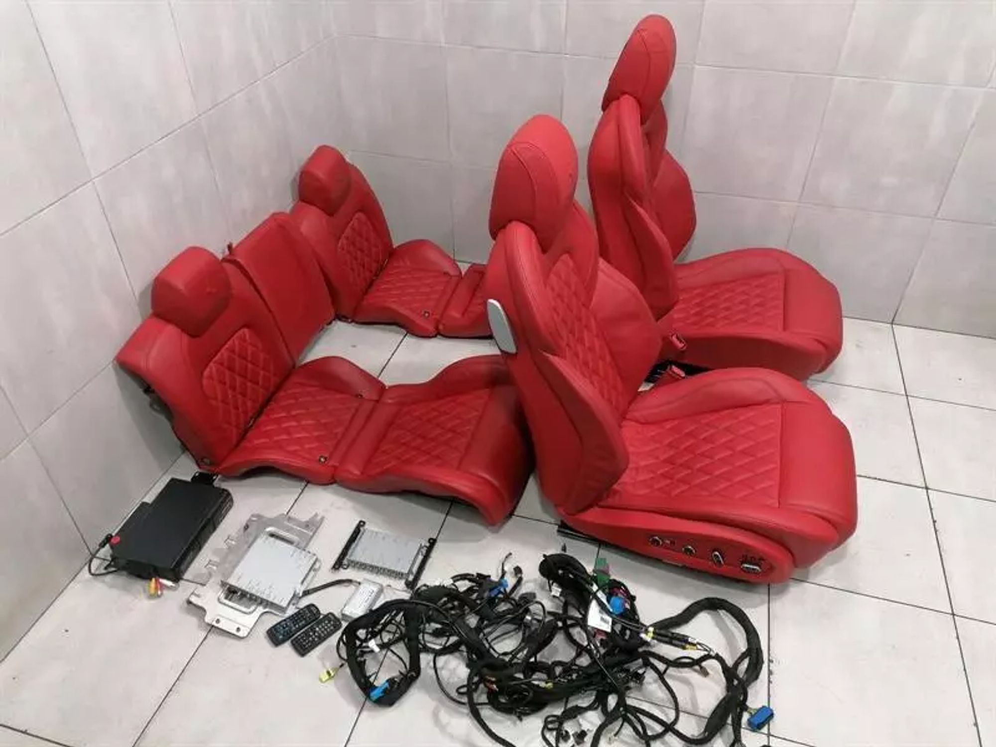 Салон в сборе Ferrari FF F151 Red Diamond, 1050000 рублей, Москва