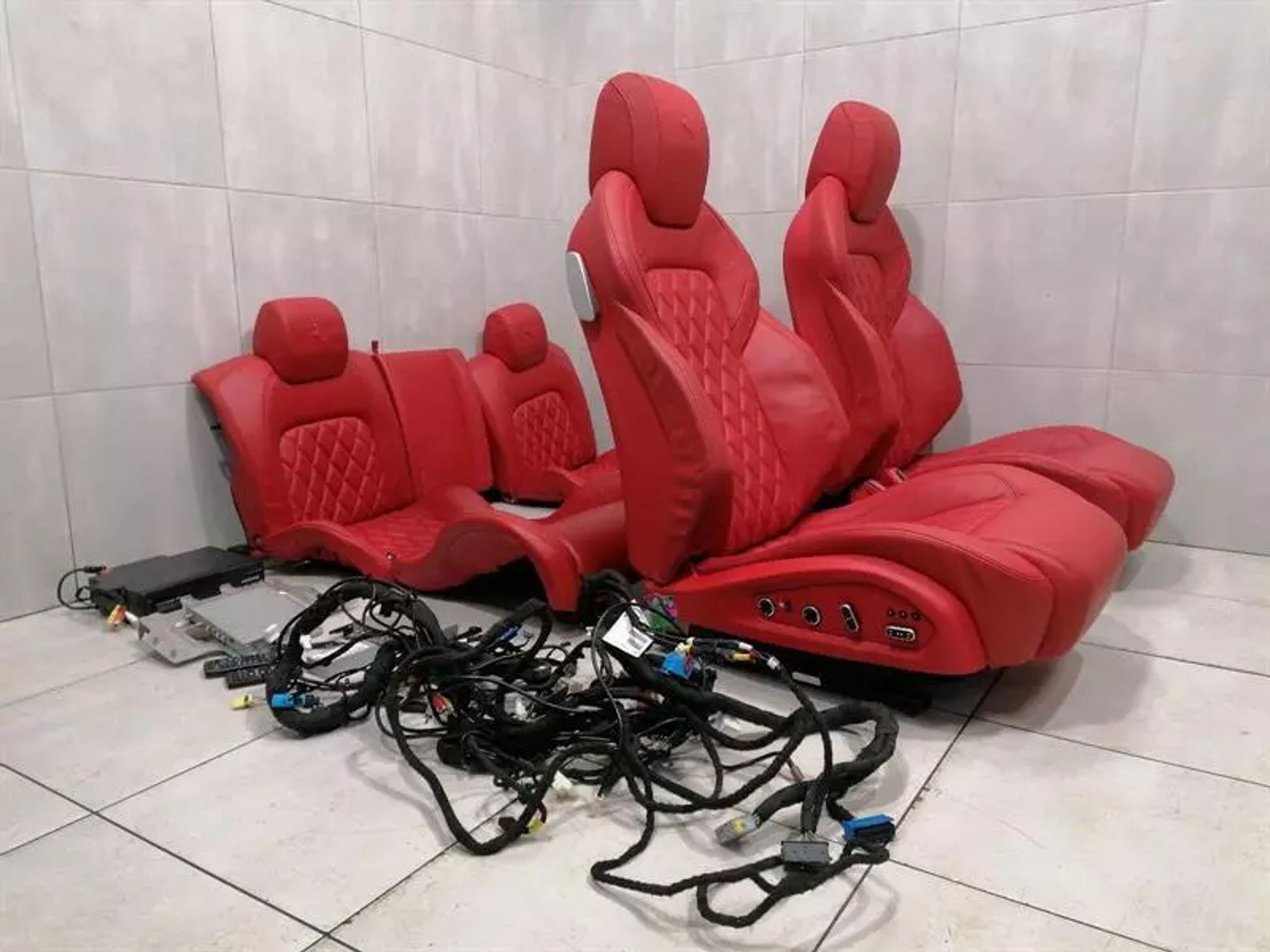 Салон в сборе Ferrari FF F151 Red Diamond, 1050000 рублей, Москва