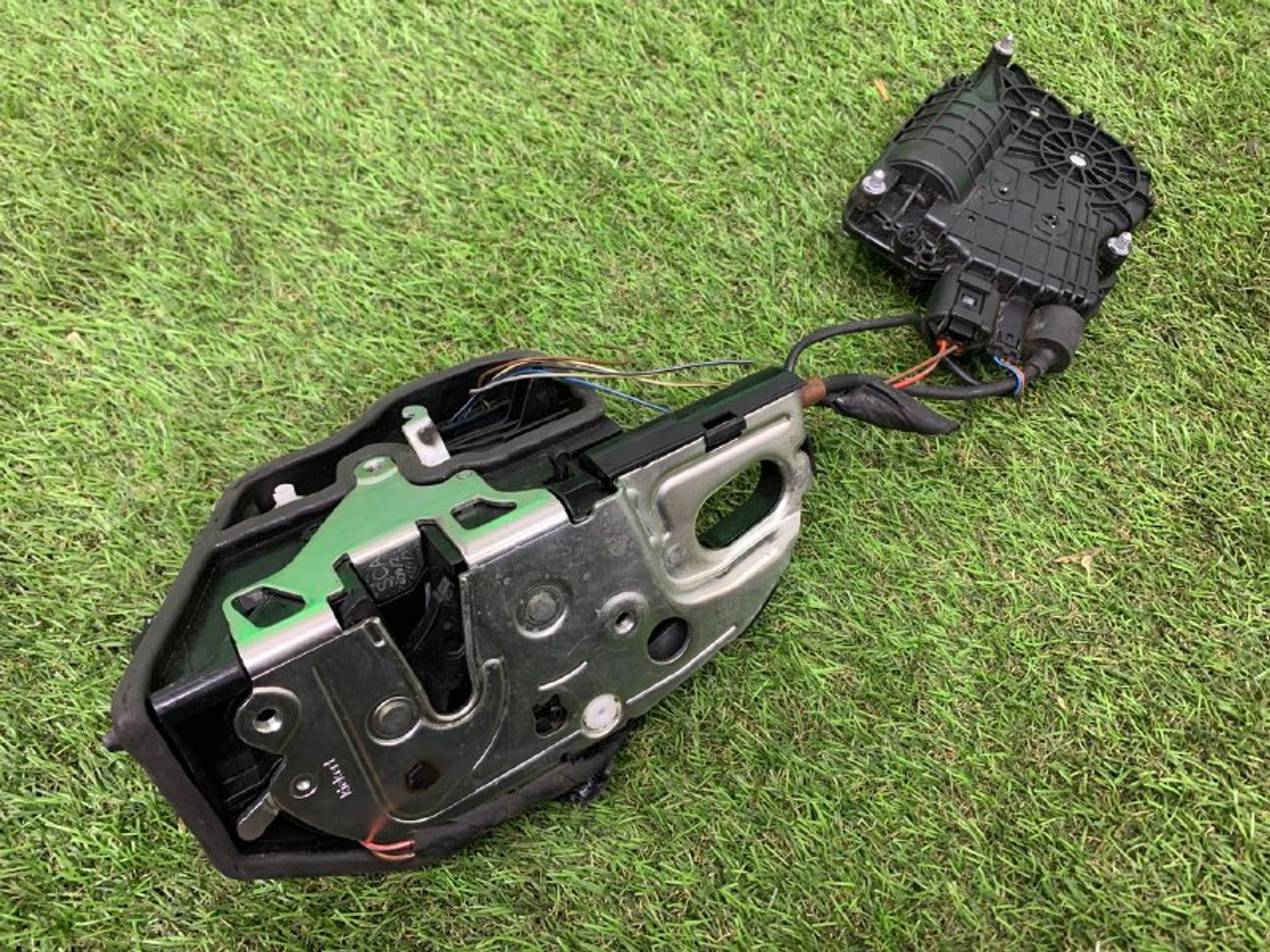 Замок задний левый с доводчиком BMW F01 F02, 15000 рублей, Москва