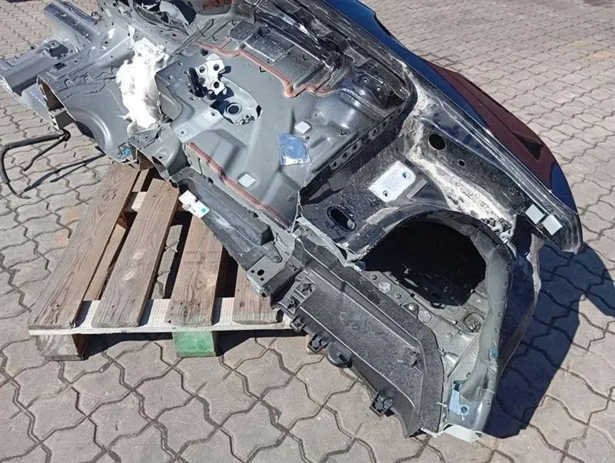 Задняя панель Bentley Continental GTC 18-24 3S 3SD 3SD898621J НА ЗАДНЕМ ШАССИ С ОТКИДНЫМ ВЕРХОМ, 760000 рублей, Москва