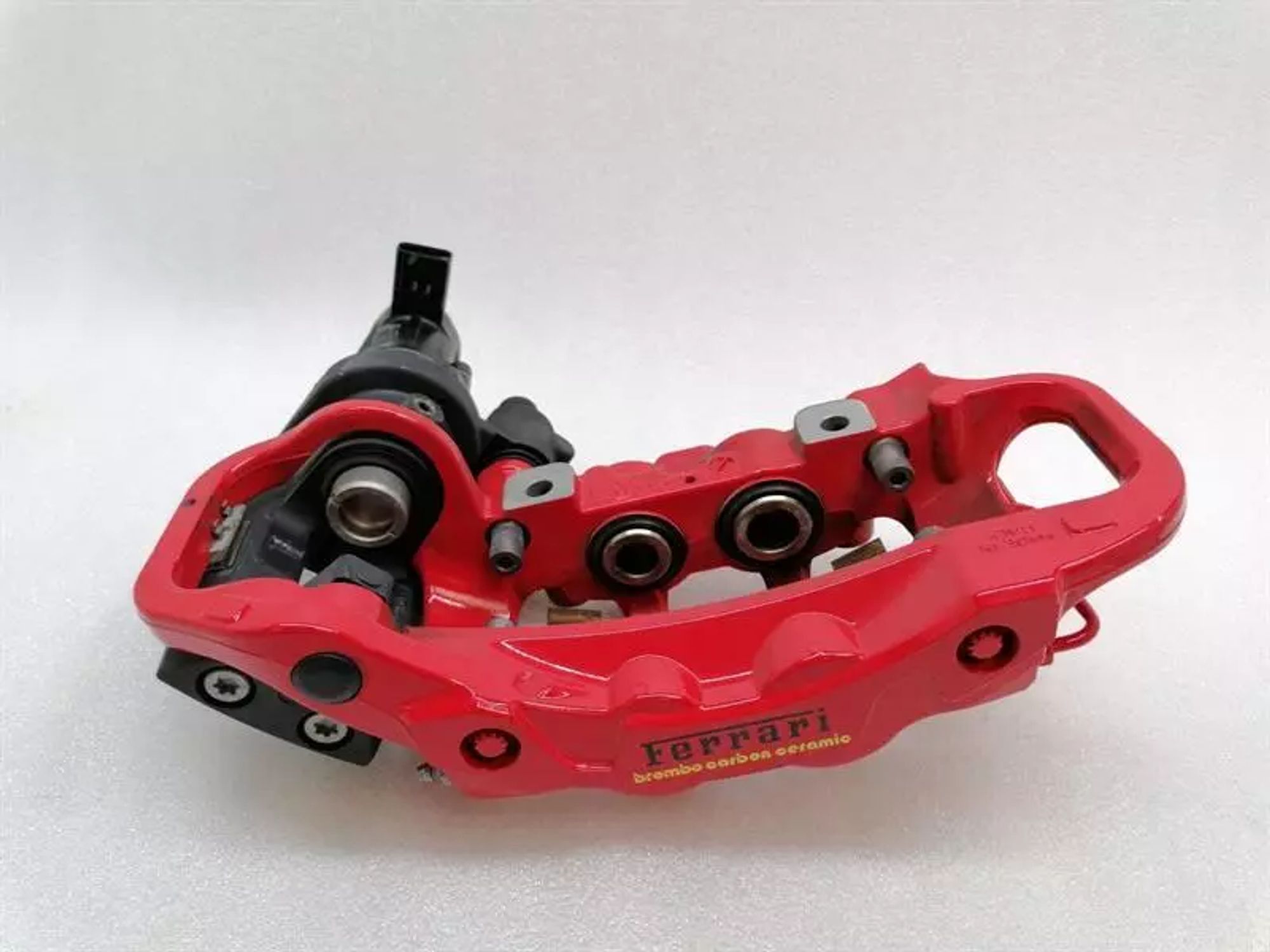 Суппорт задний левый Ferrari 812 Superfast 335705, 350000 рублей, Москва