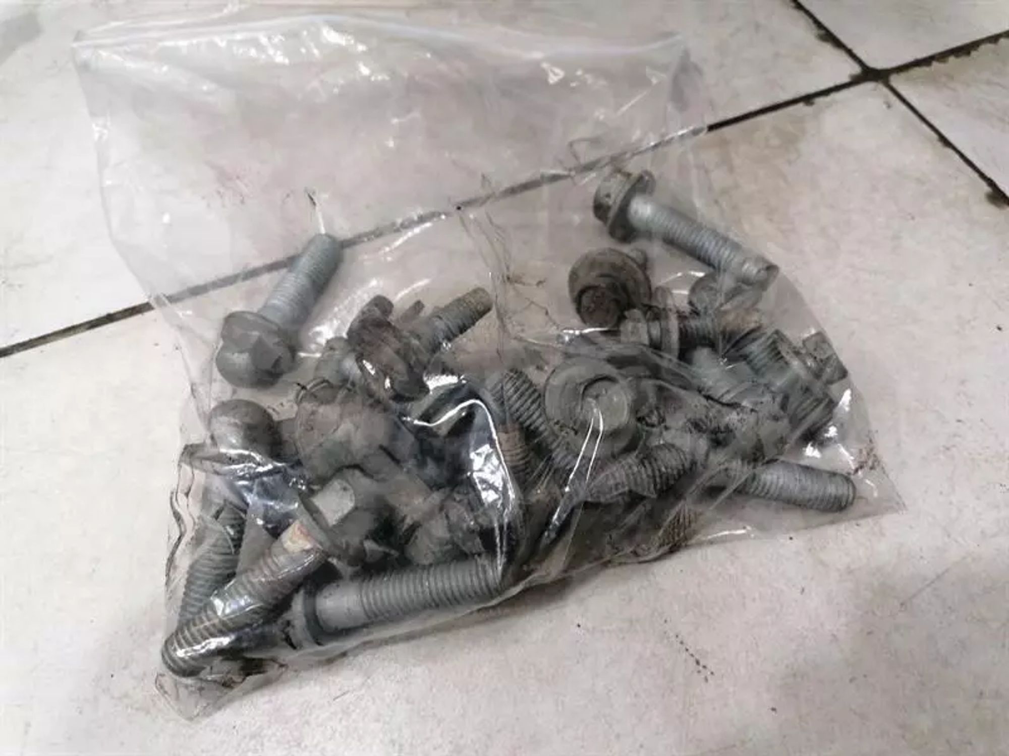 https://ycs.partsauto.market/partsauto-images/thmbs/h353NjtZg3VDP19b5HMt7LlpbQ93/6754415e598adb2e879f4ed9fce54e7b/90b547b73acf2951440a7dc04d535c53.jpg