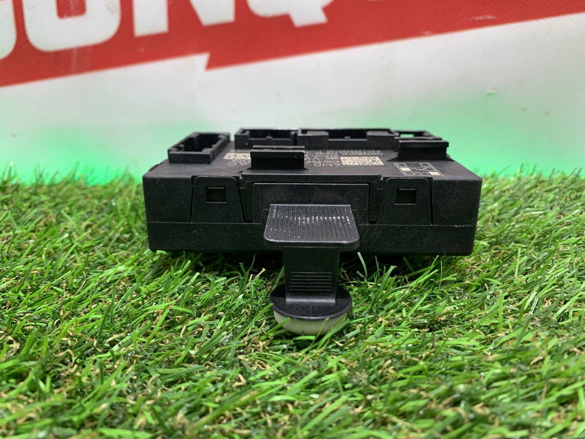 https://ycs.partsauto.market/partsauto-images/thmbs/h353NjtZg3VDP19b5HMt7LlpbQ93/6e8773fed63afd4c977f545172a32039/22032d7e42044be97e61302722b35515.jpg
