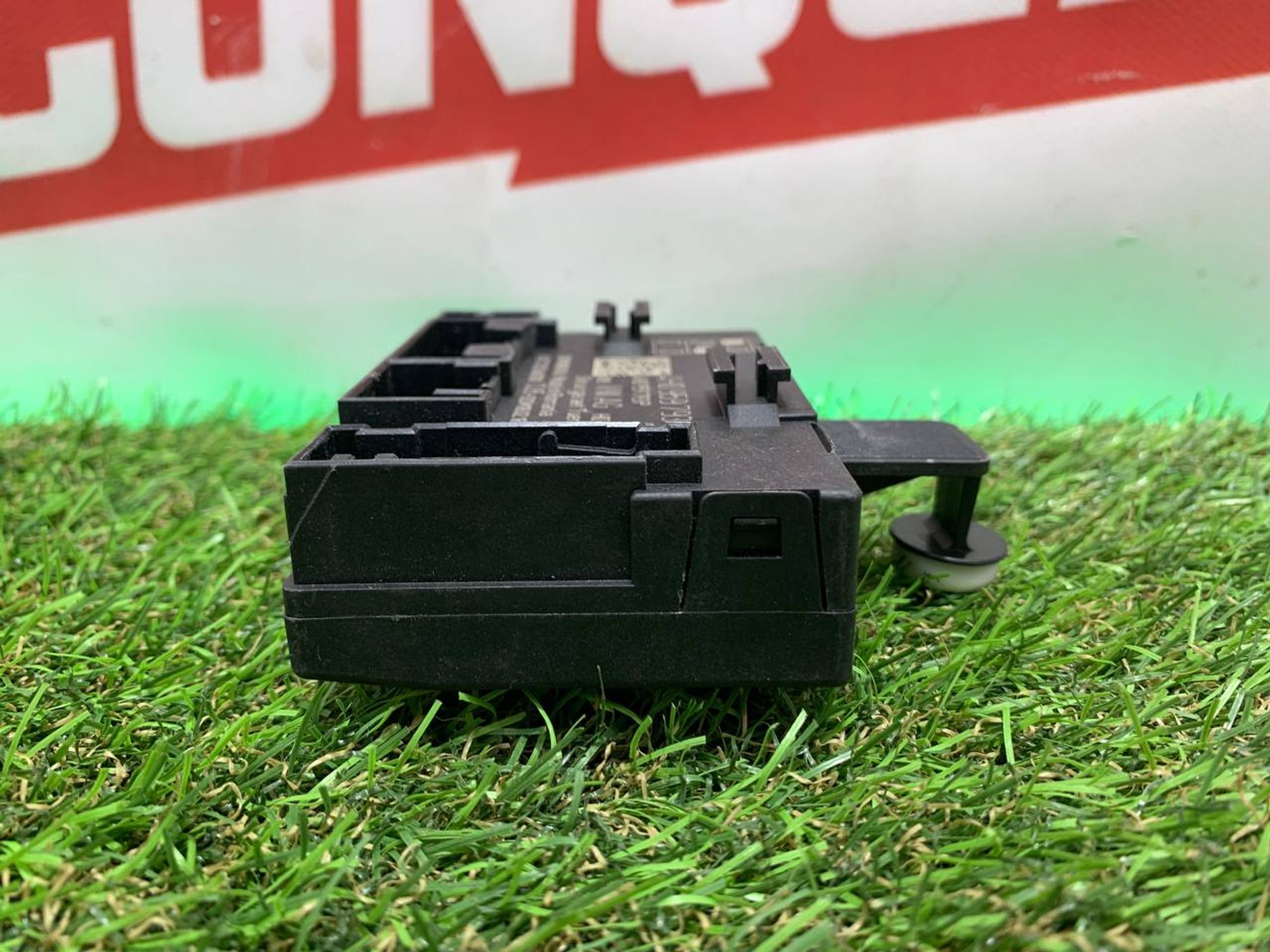 https://ycs.partsauto.market/partsauto-images/thmbs/h353NjtZg3VDP19b5HMt7LlpbQ93/6e8773fed63afd4c977f545172a32039/2daae000435823f7855afcd01c385e68.jpg