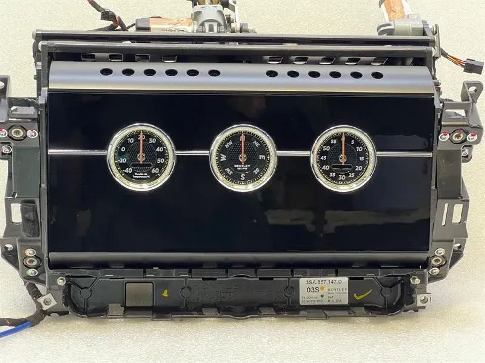 дисплей Bentley GT 3S, 435000 рублей, Москва