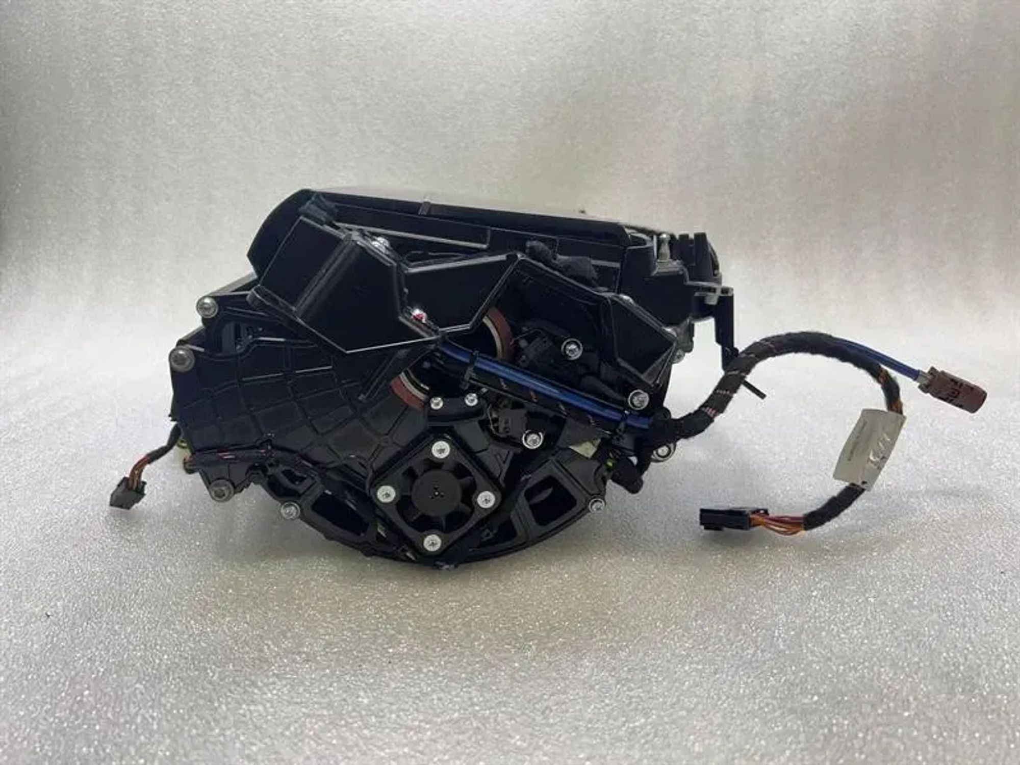 https://ycs.partsauto.market/partsauto-images/thmbs/h353NjtZg3VDP19b5HMt7LlpbQ93/6f422db768be2a2ea61ca16607725990/ec671d220d7c0c7aeaaddc7eef9b78ed.jpg