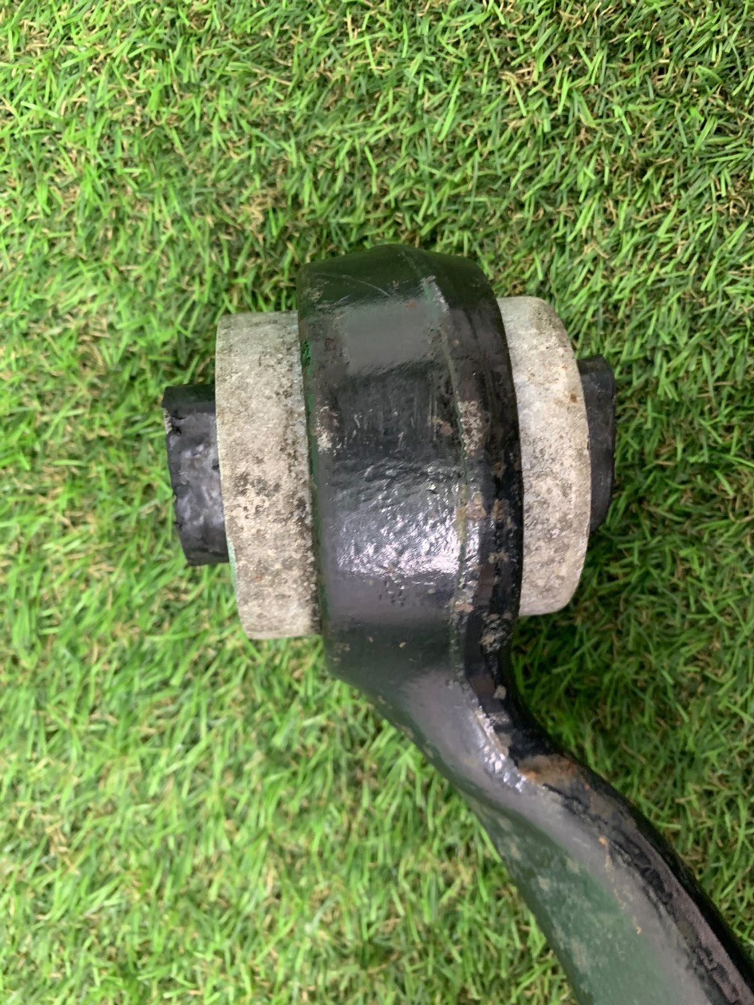 https://ycs.partsauto.market/partsauto-images/thmbs/h353NjtZg3VDP19b5HMt7LlpbQ93/7130836d99cabfaab4bf553471765d8a/24f990fb04cb5a52d319e6c6c4039048.jpg