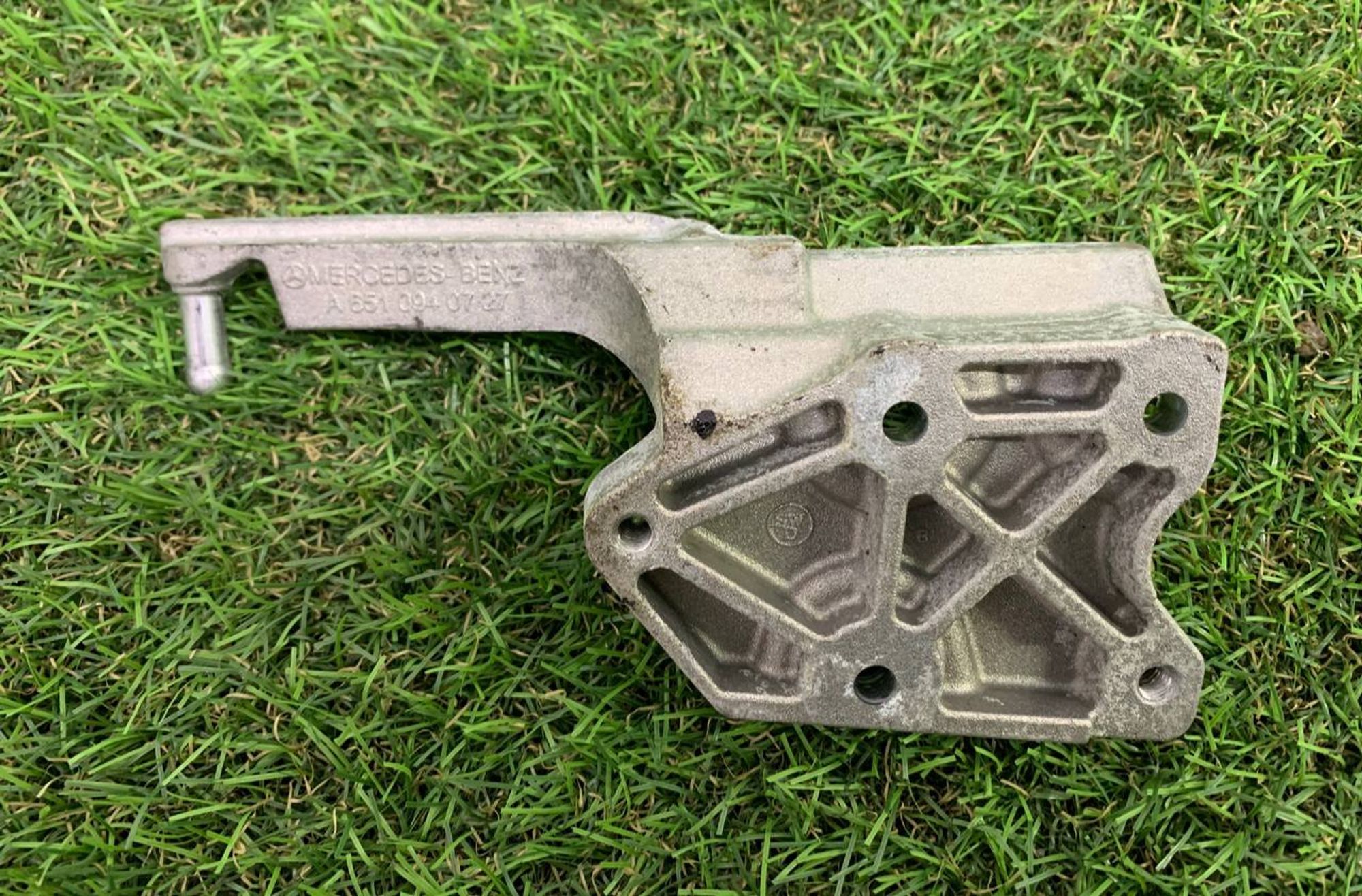 Кронштейн крепления фильтра Мерседес OM651, 2000 рублей, Москва