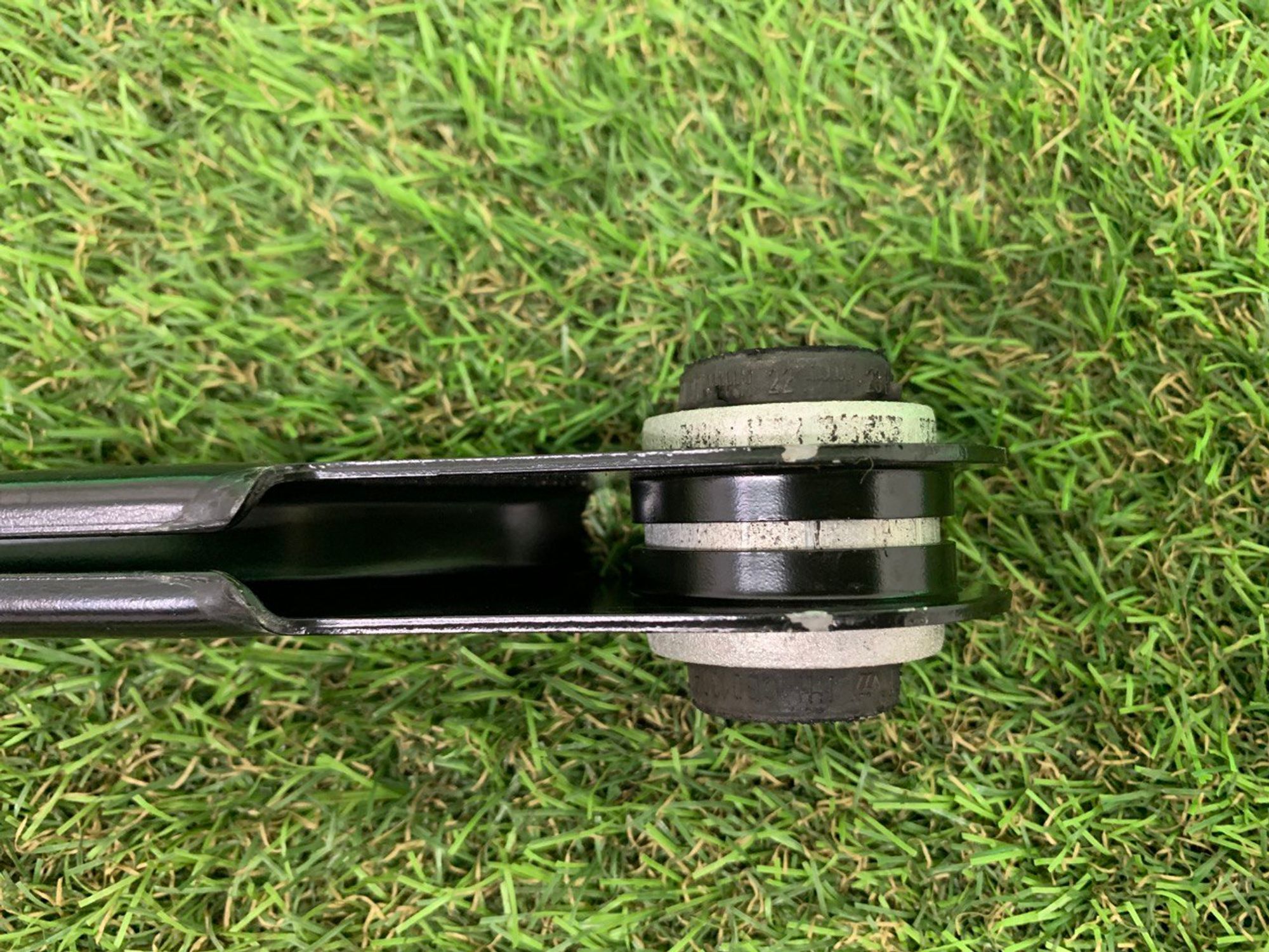 https://ycs.partsauto.market/partsauto-images/thmbs/h353NjtZg3VDP19b5HMt7LlpbQ93/7ac0af3881f7874e73a94955792c6e6d/67bfd4d8ef338f43f704db958ce03a0b.jpg