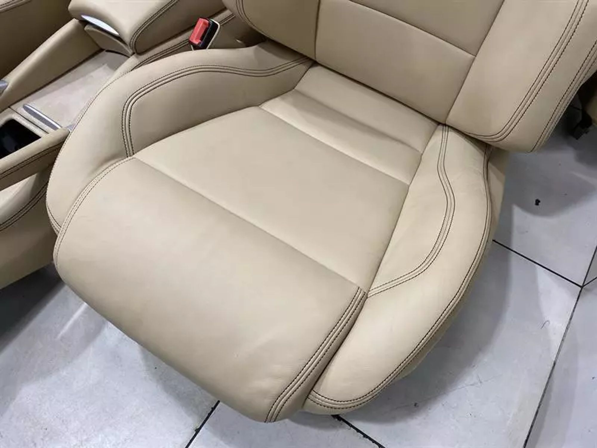 КОМПЛЕКТ СИДЕНИЙ Ferrari FF F151 CREMA, 650000 рублей, Москва