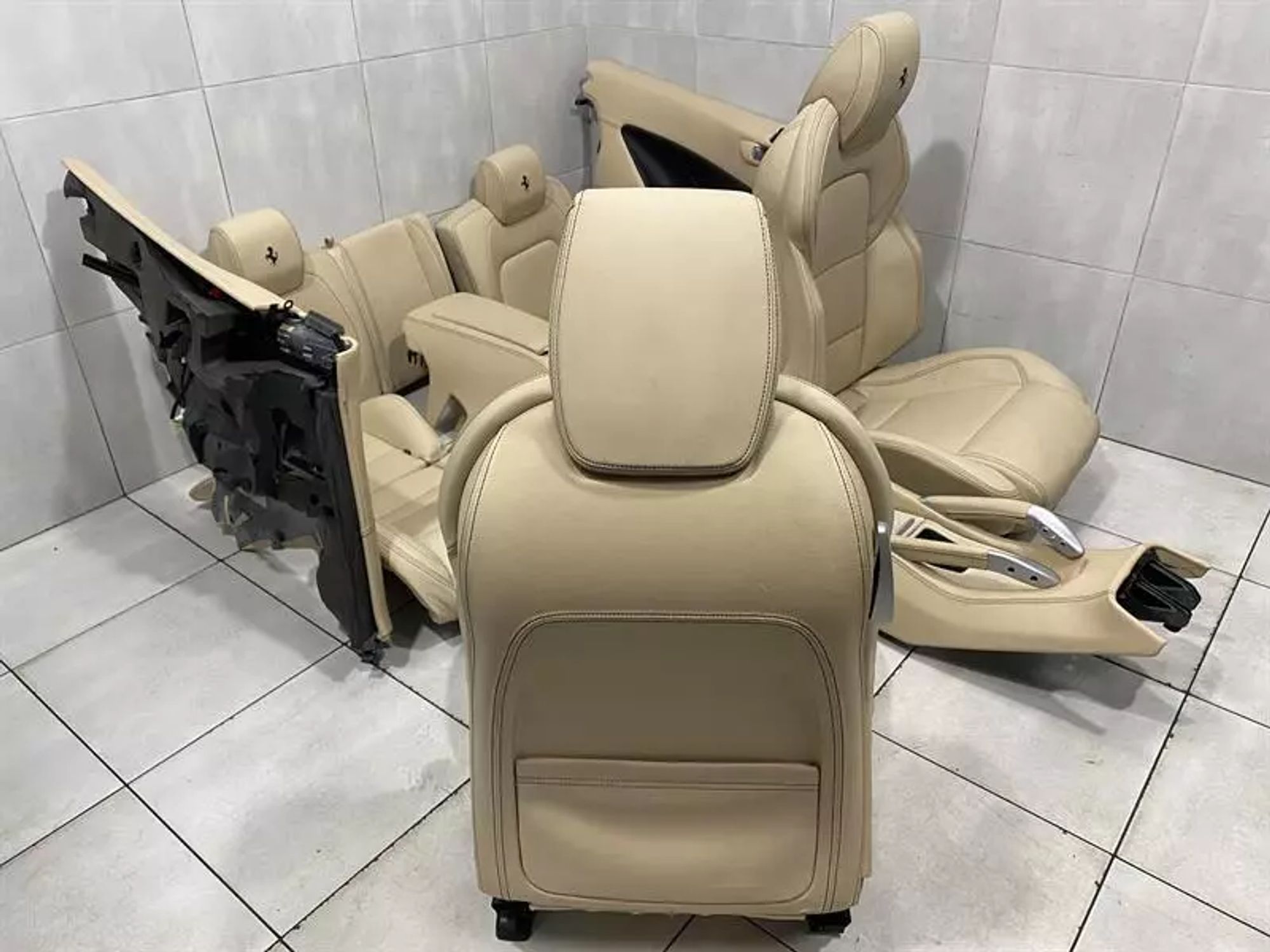 https://ycs.partsauto.market/partsauto-images/thmbs/h353NjtZg3VDP19b5HMt7LlpbQ93/7d1dccdeb05512a6589fb341500953dc/e4d67bd61bf8ec04e8f5d7400b576246.jpg
