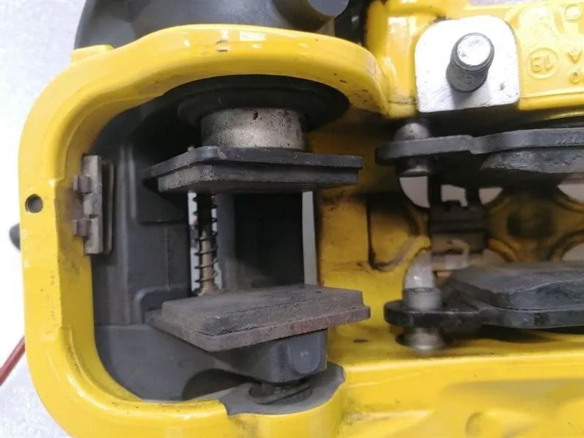 https://ycs.partsauto.market/partsauto-images/thmbs/h353NjtZg3VDP19b5HMt7LlpbQ93/7d3fc3f968eff333f669456e62dcd0e9/42418477a25b1bbed16474d5ad41b5de.jpg