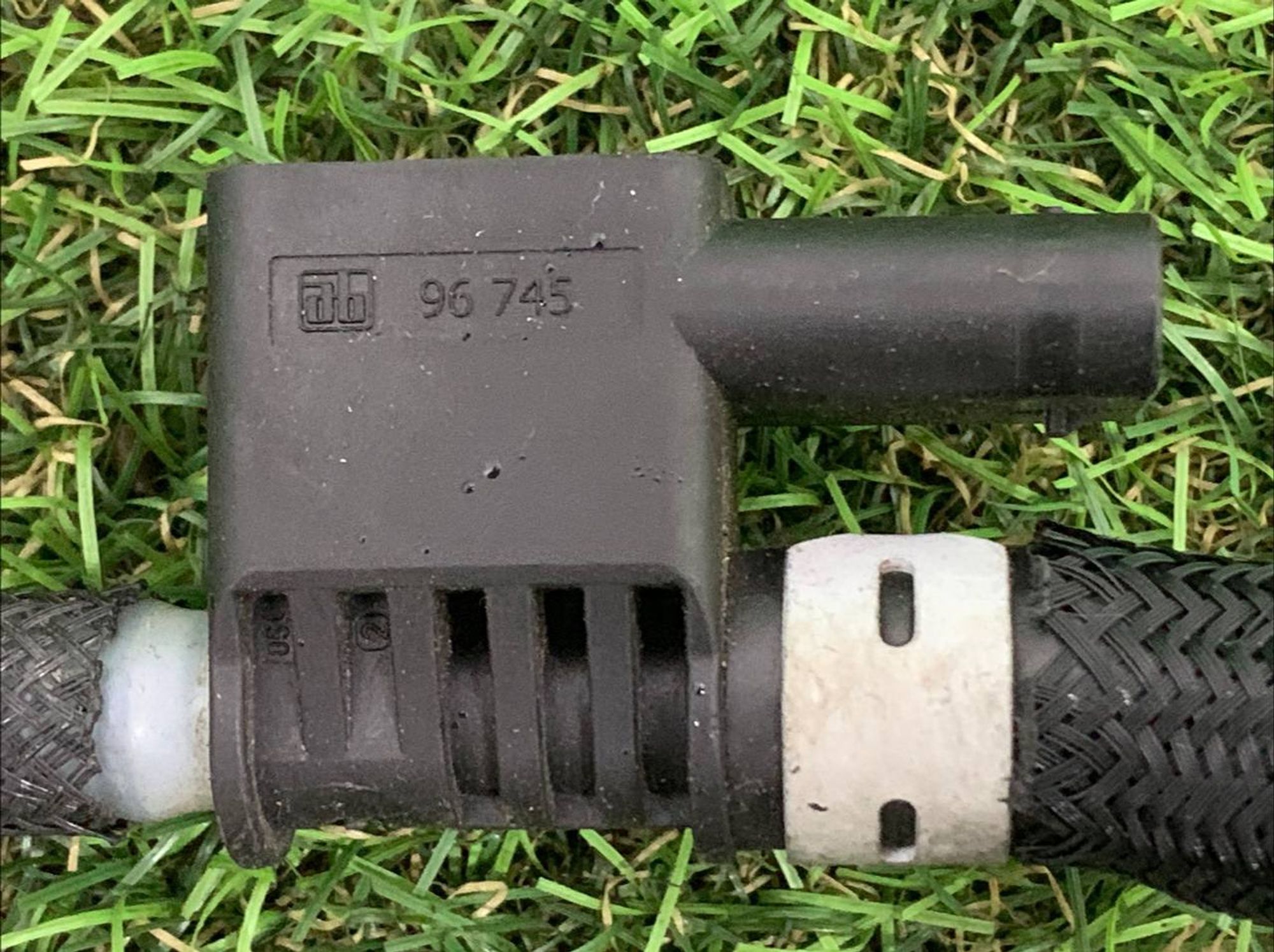 https://ycs.partsauto.market/partsauto-images/thmbs/h353NjtZg3VDP19b5HMt7LlpbQ93/7dc8f186f04720634acd78ff1b162c7a/6c8d89695504d194f1eb8c6bd5ac5ddb.jpg
