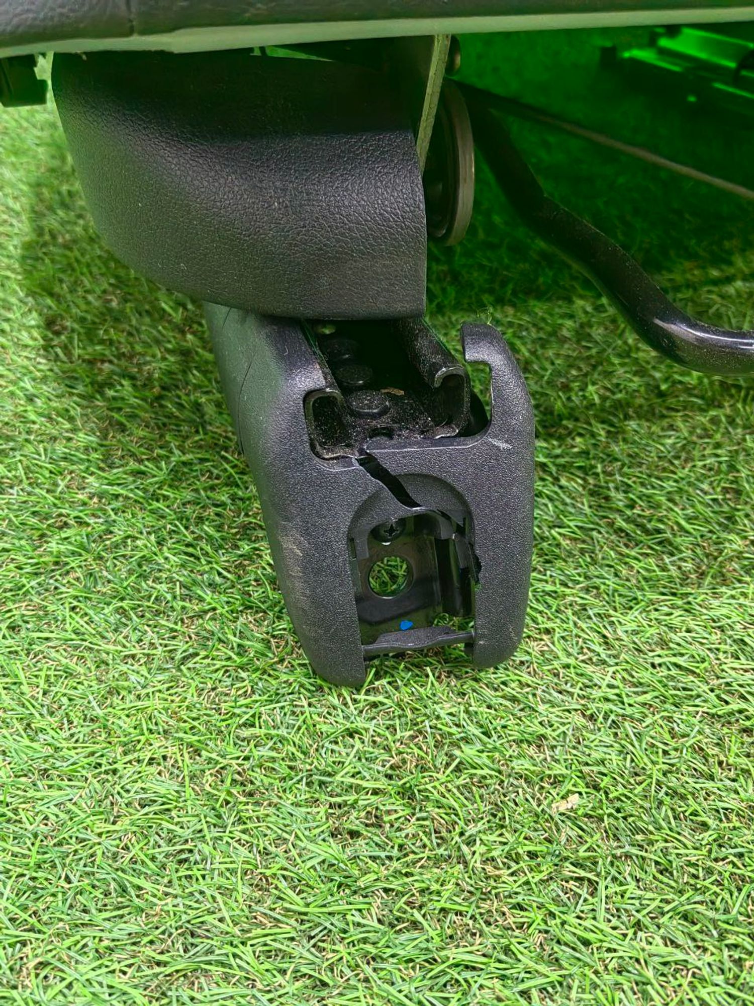 https://ycs.partsauto.market/partsauto-images/thmbs/h353NjtZg3VDP19b5HMt7LlpbQ93/84ecee5e9672c646abda5ff3b43cfdc3/063b9e73ada76e9d1b7fa185edd75225.jpg