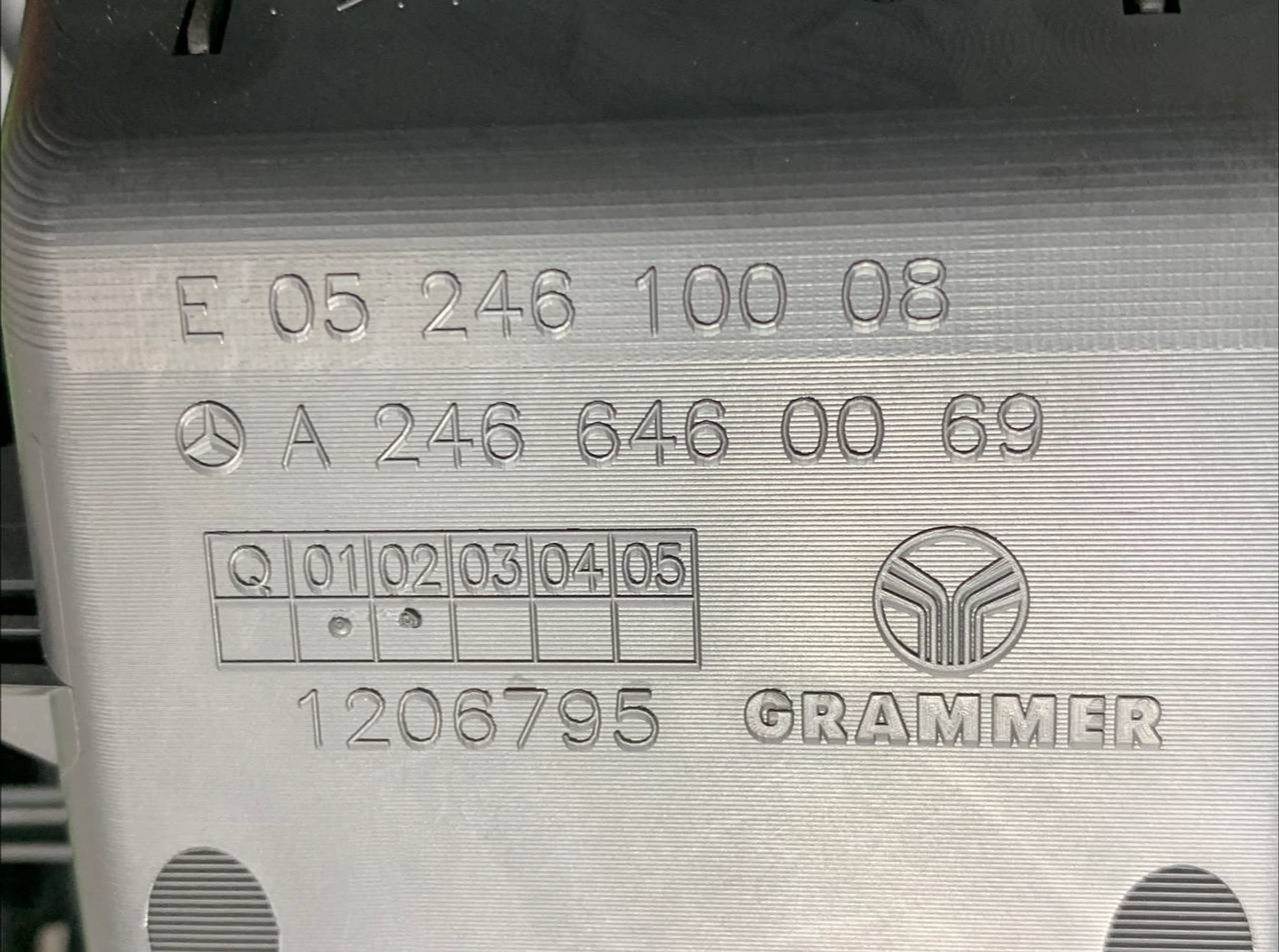 https://ycs.partsauto.market/partsauto-images/thmbs/h353NjtZg3VDP19b5HMt7LlpbQ93/8551c836f1a4b6a47bbc2839ccd95927/833864c2c52b94e785e0140c9a3e3cd9.jpg
