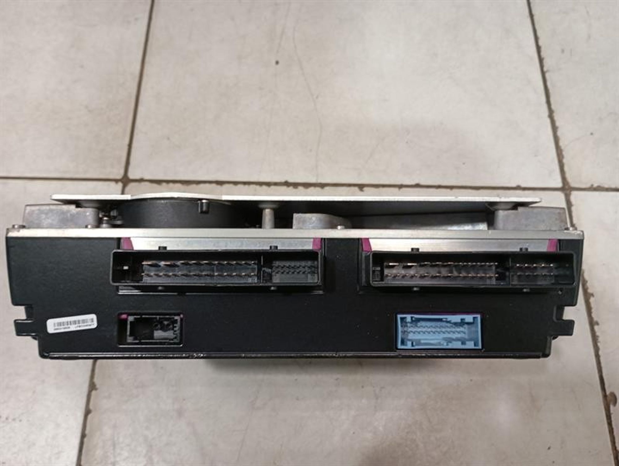 https://ycs.partsauto.market/partsauto-images/thmbs/h353NjtZg3VDP19b5HMt7LlpbQ93/86eeb04504eed81c8d9a697859971961/79102d842067c6559ef9c08375ac4736.jpg