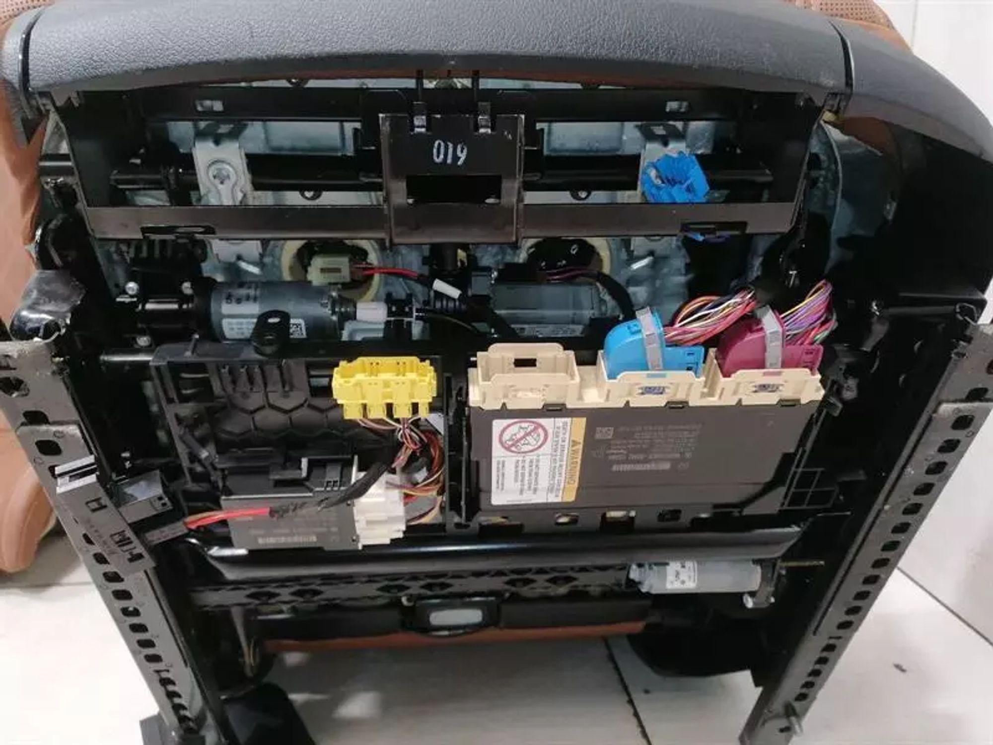 https://ycs.partsauto.market/partsauto-images/thmbs/h353NjtZg3VDP19b5HMt7LlpbQ93/8a9b46d02477b35322e48c799c196e53/8ba31478e8fd71f3641d1cfd1b9d28f5.jpg