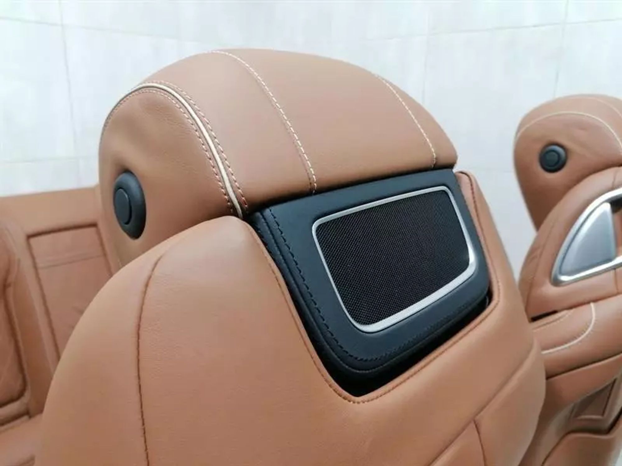 https://ycs.partsauto.market/partsauto-images/thmbs/h353NjtZg3VDP19b5HMt7LlpbQ93/8a9b46d02477b35322e48c799c196e53/b2fdd5cb100603409a402dccb05d08ec.jpg