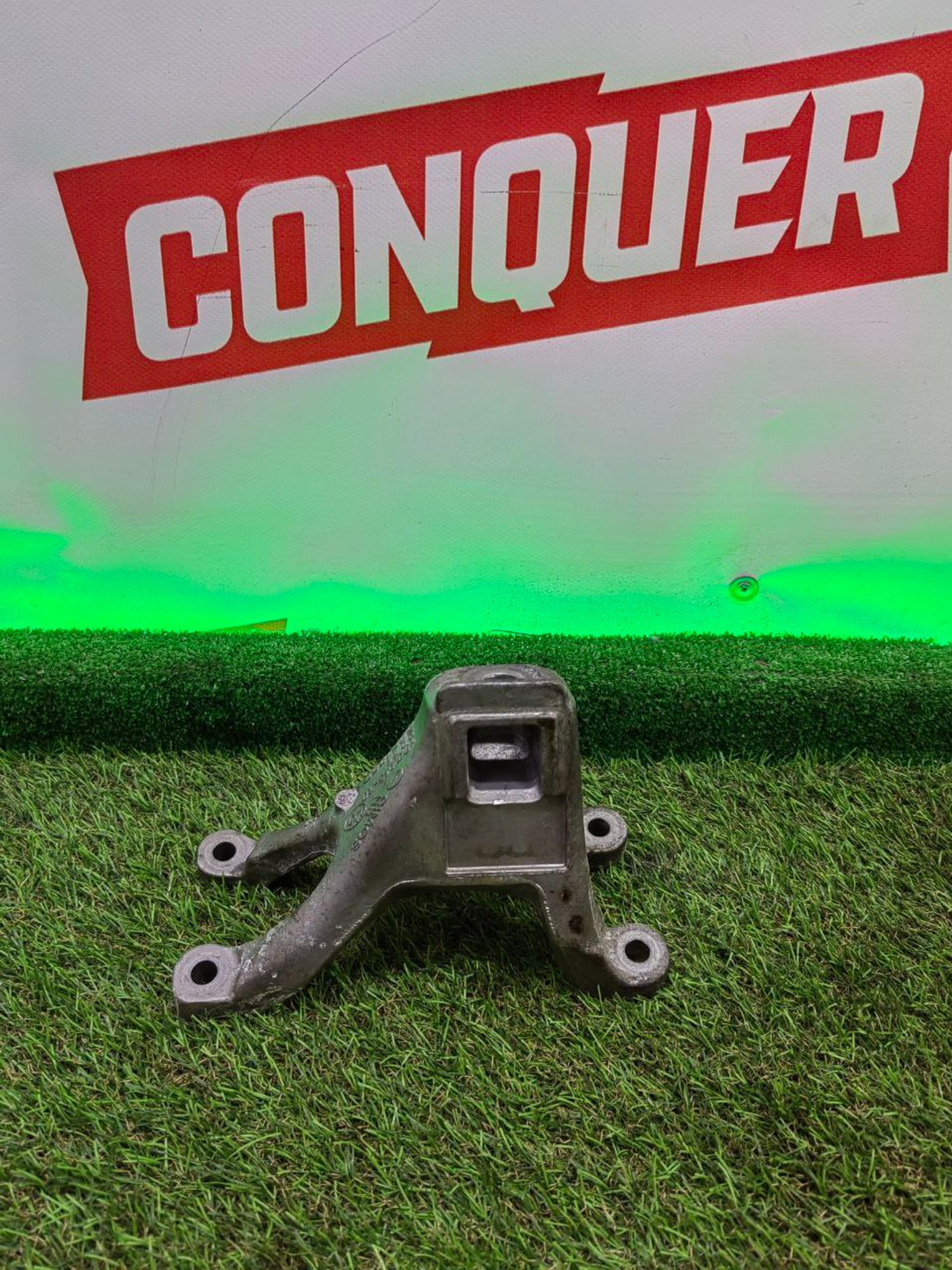 https://ycs.partsauto.market/partsauto-images/thmbs/h353NjtZg3VDP19b5HMt7LlpbQ93/8b6bd885cc203bb474db94302bd6e04b/cdb57d1e9e71c9d90564b4bee6193998.jpg