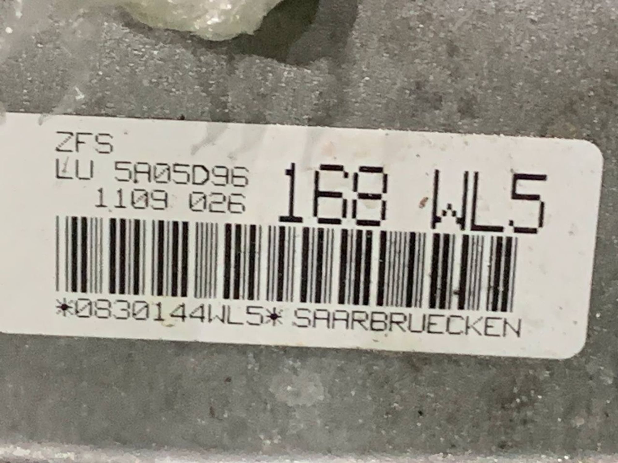 https://ycs.partsauto.market/partsauto-images/thmbs/h353NjtZg3VDP19b5HMt7LlpbQ93/95dd749359042ec0a420fffb35584cc2/2c21236cd2137a15338784307593eee3.jpg