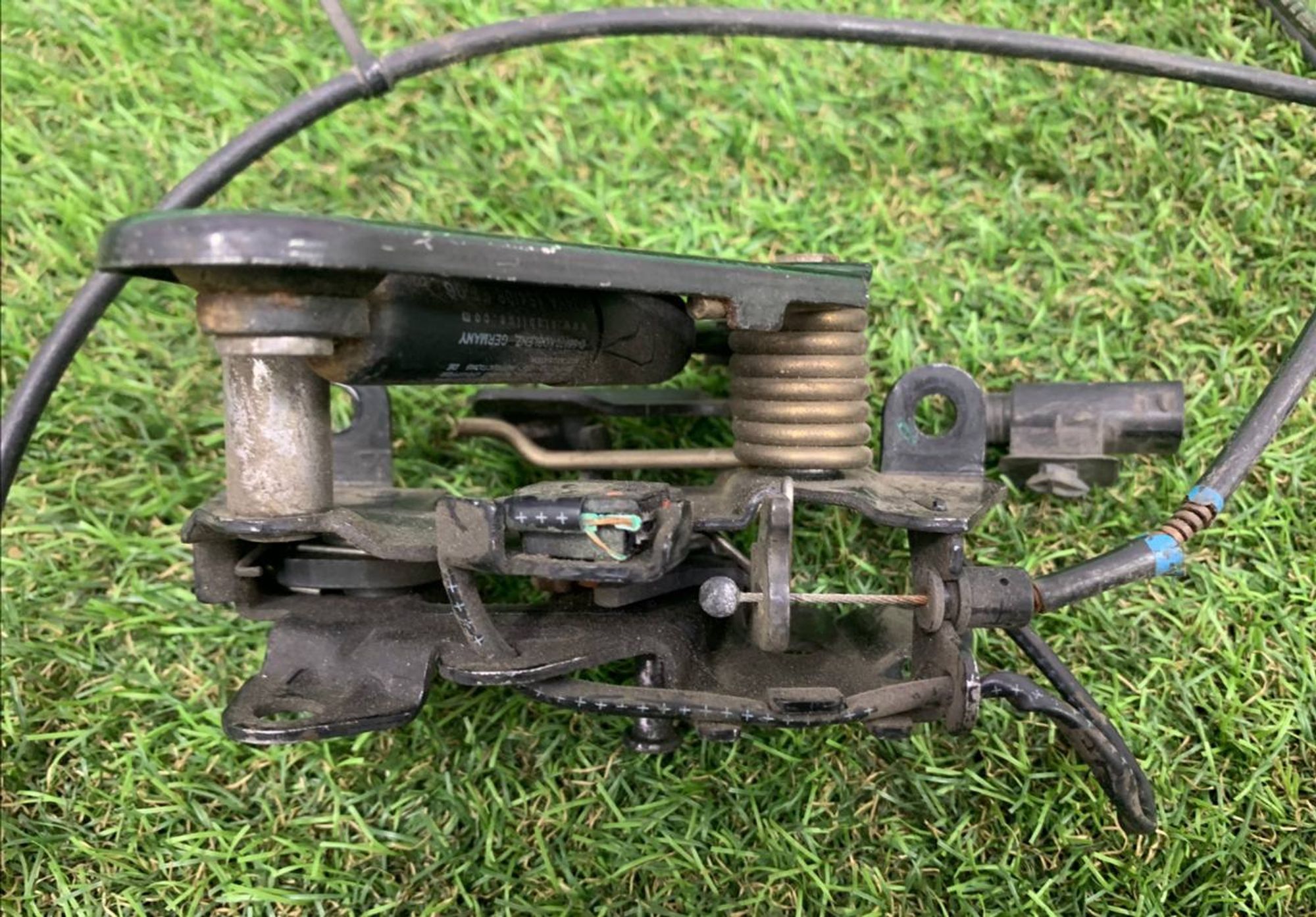 https://ycs.partsauto.market/partsauto-images/thmbs/h353NjtZg3VDP19b5HMt7LlpbQ93/984e515f102ec683791a1ad4547459e6/106843cb72d36fb7759ff3ee851422d3.jpg