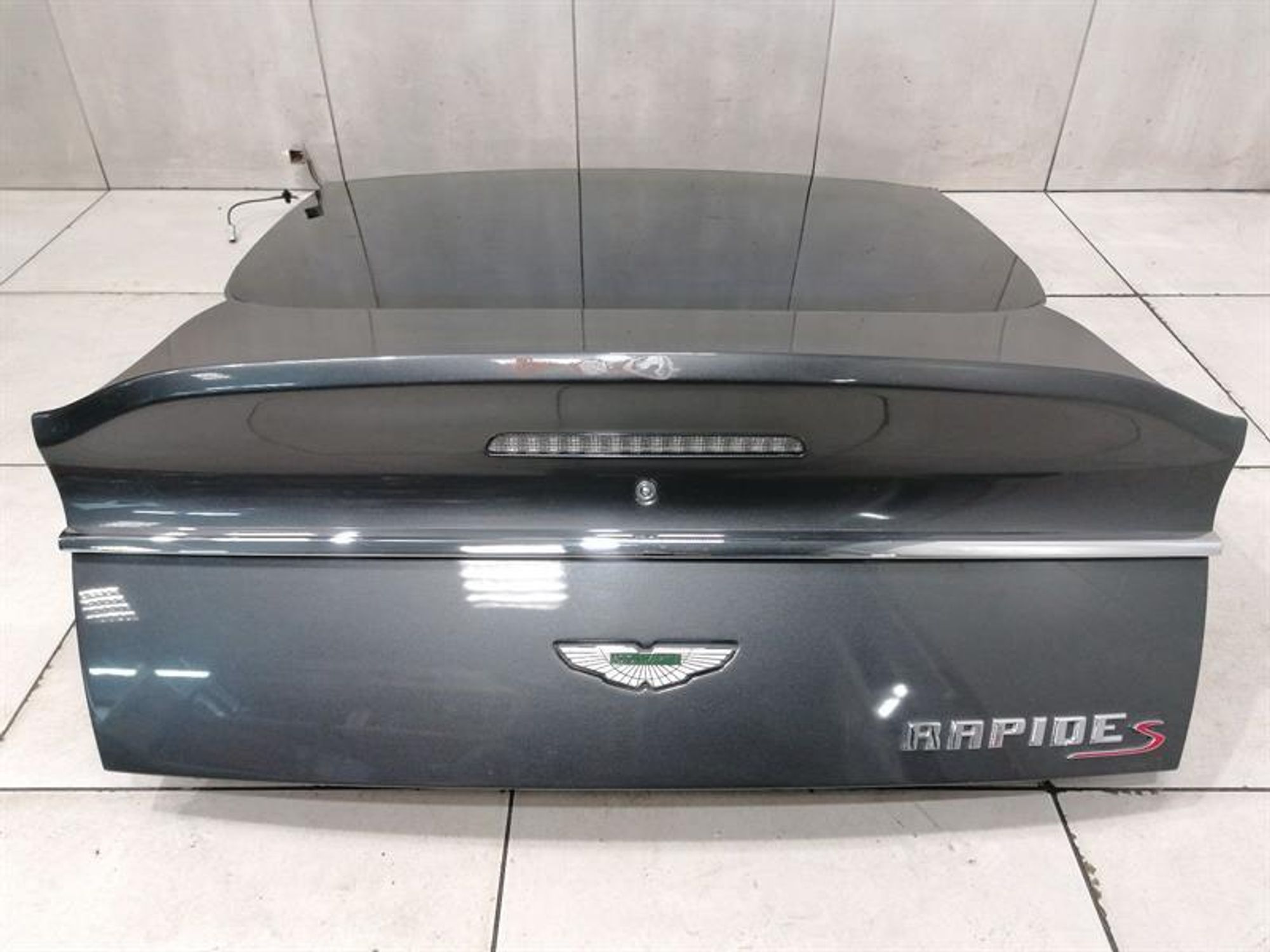 Крышка багажника ASTON MARTIN RAPID S DD43-F40110-AB, 390000 рублей, Москва