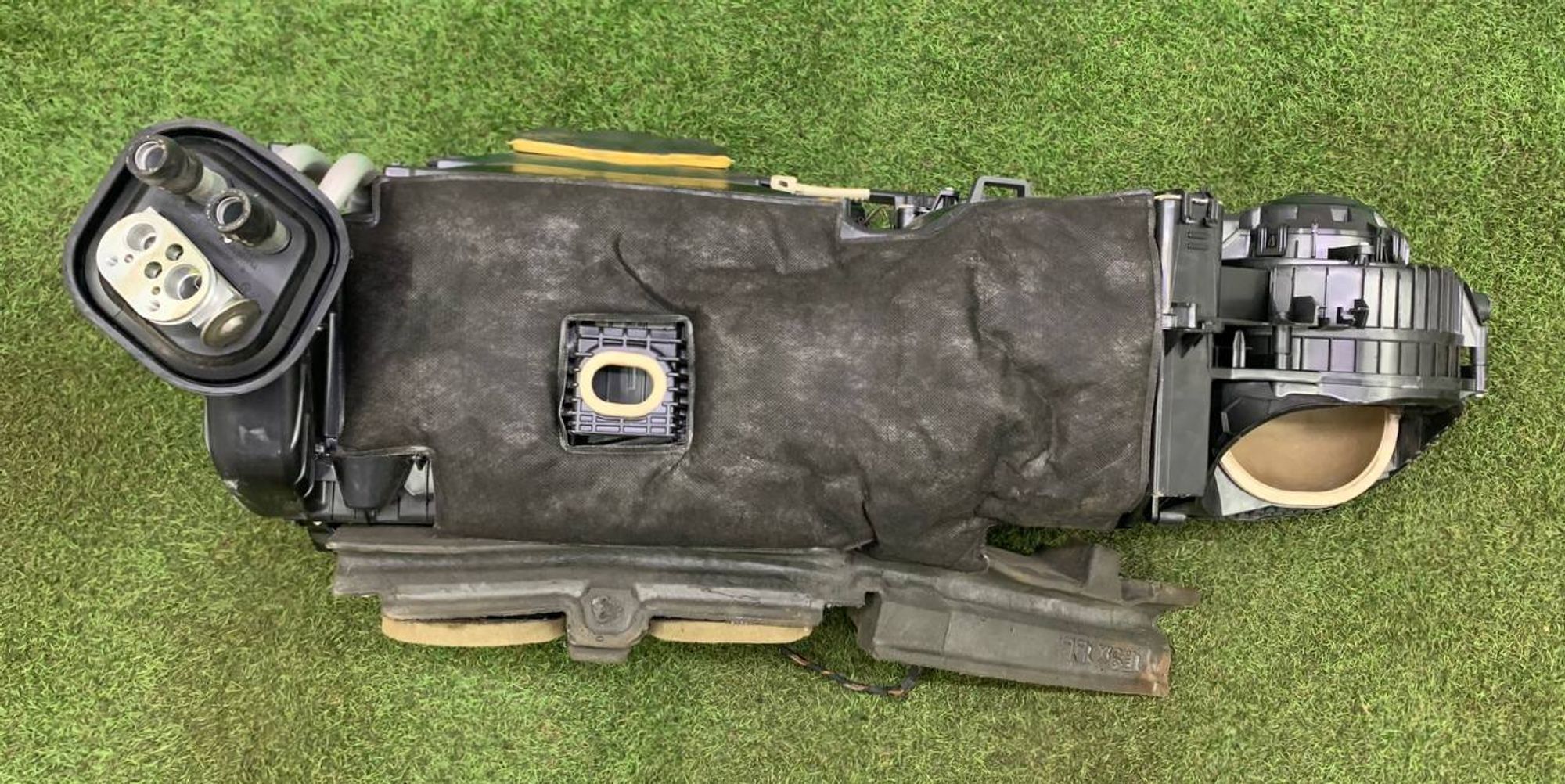 https://ycs.partsauto.market/partsauto-images/thmbs/h353NjtZg3VDP19b5HMt7LlpbQ93/a66bf2325331200cc946980fd61e42be/626aa66bee64a445ee5b851fa3bf28ae.jpg