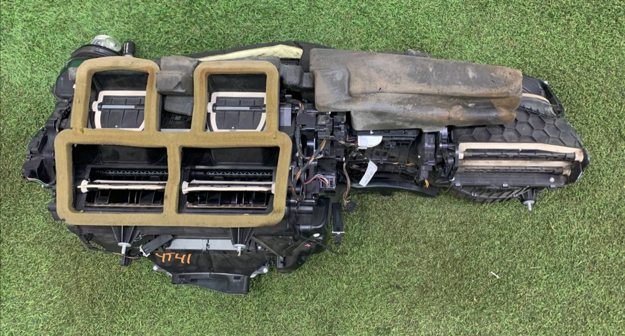 https://ycs.partsauto.market/partsauto-images/thmbs/h353NjtZg3VDP19b5HMt7LlpbQ93/a66bf2325331200cc946980fd61e42be/9969d4465c1d7505ec9f439887f08a47.jpg