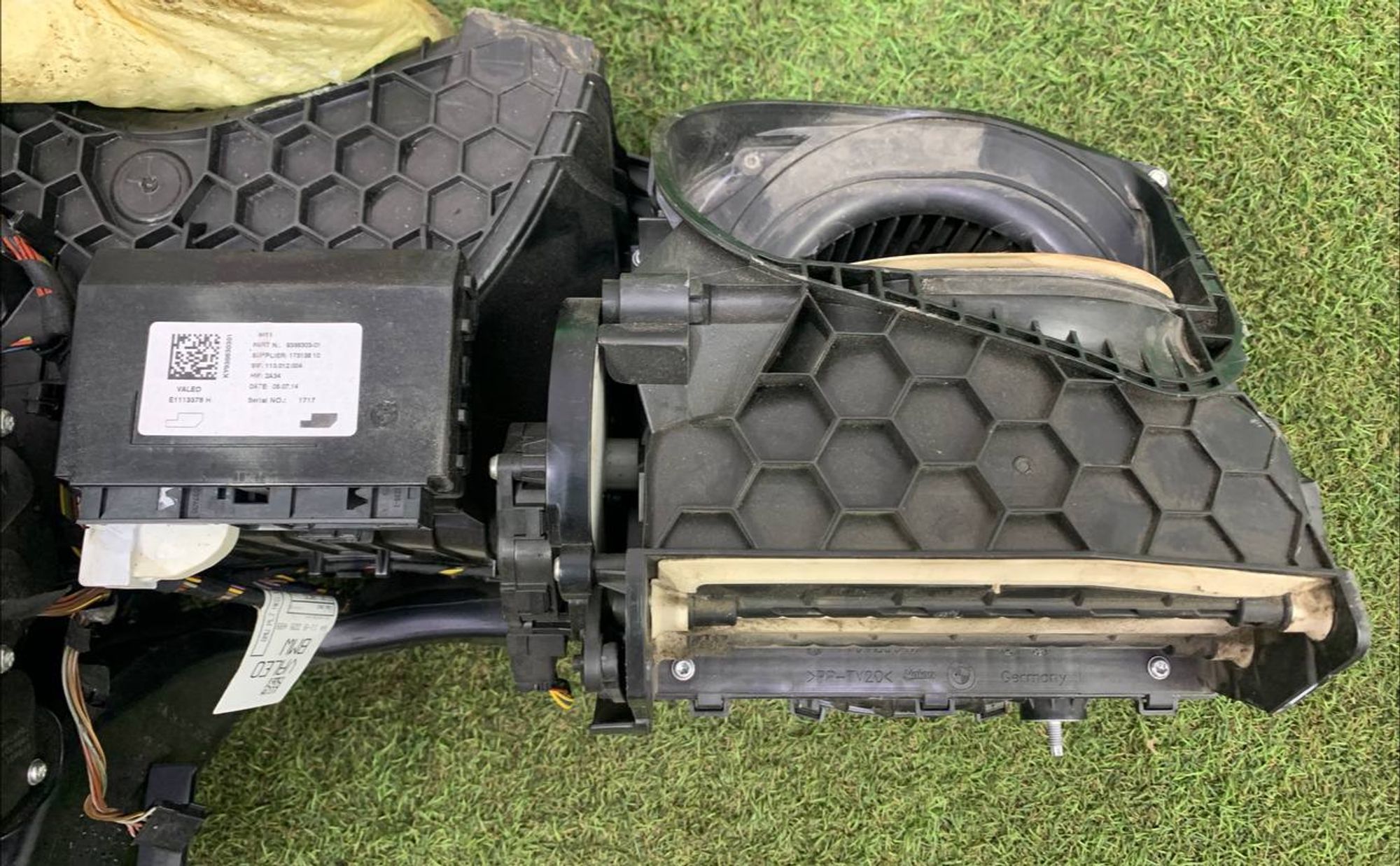 https://ycs.partsauto.market/partsauto-images/thmbs/h353NjtZg3VDP19b5HMt7LlpbQ93/a66bf2325331200cc946980fd61e42be/b9c7ebbf2202b7c494b0f0d98afbad7d.jpg