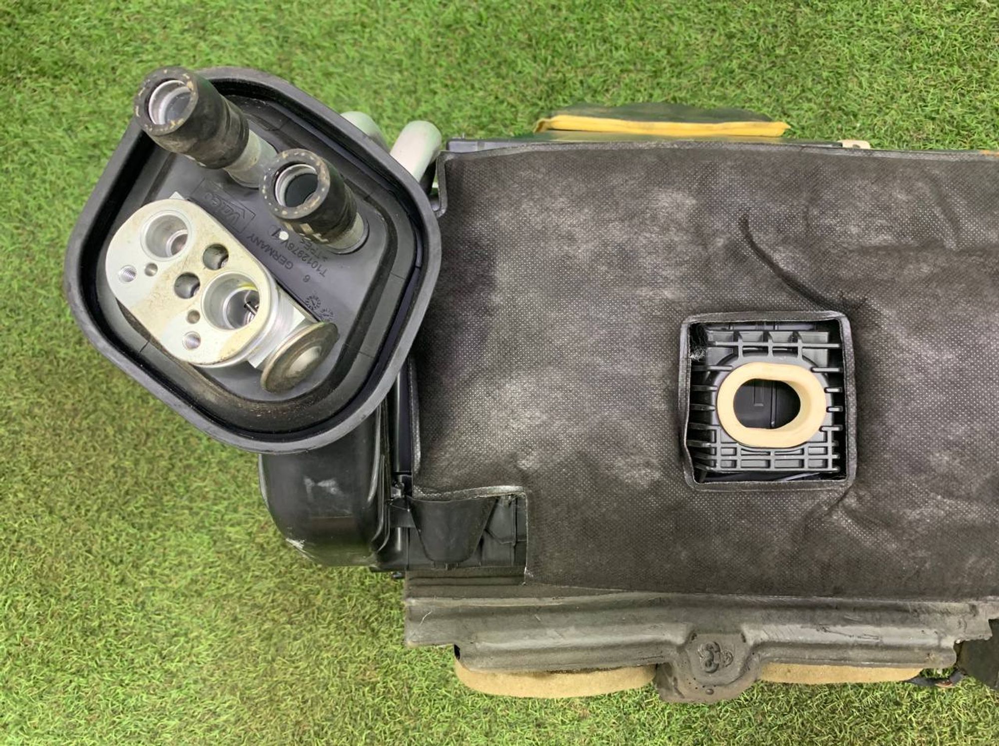 https://ycs.partsauto.market/partsauto-images/thmbs/h353NjtZg3VDP19b5HMt7LlpbQ93/a66bf2325331200cc946980fd61e42be/c7c14d257f2036e8cd3f1b48520acfa6.jpg