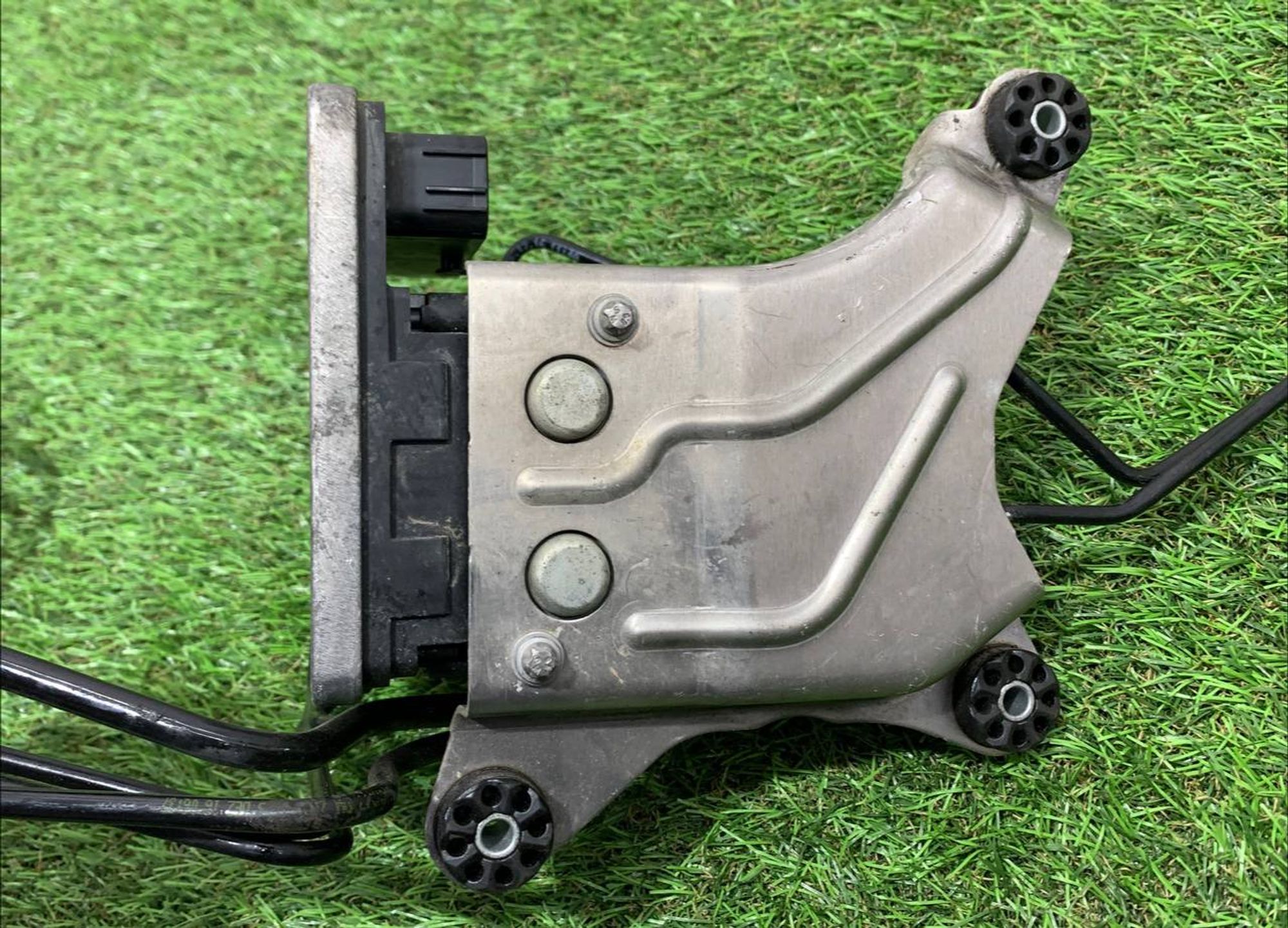 https://ycs.partsauto.market/partsauto-images/thmbs/h353NjtZg3VDP19b5HMt7LlpbQ93/a8c8dfcfb34e848db99d12d30bca72b9/c1e492ff1f779bfeeaac0ad4462b71f0.jpg
