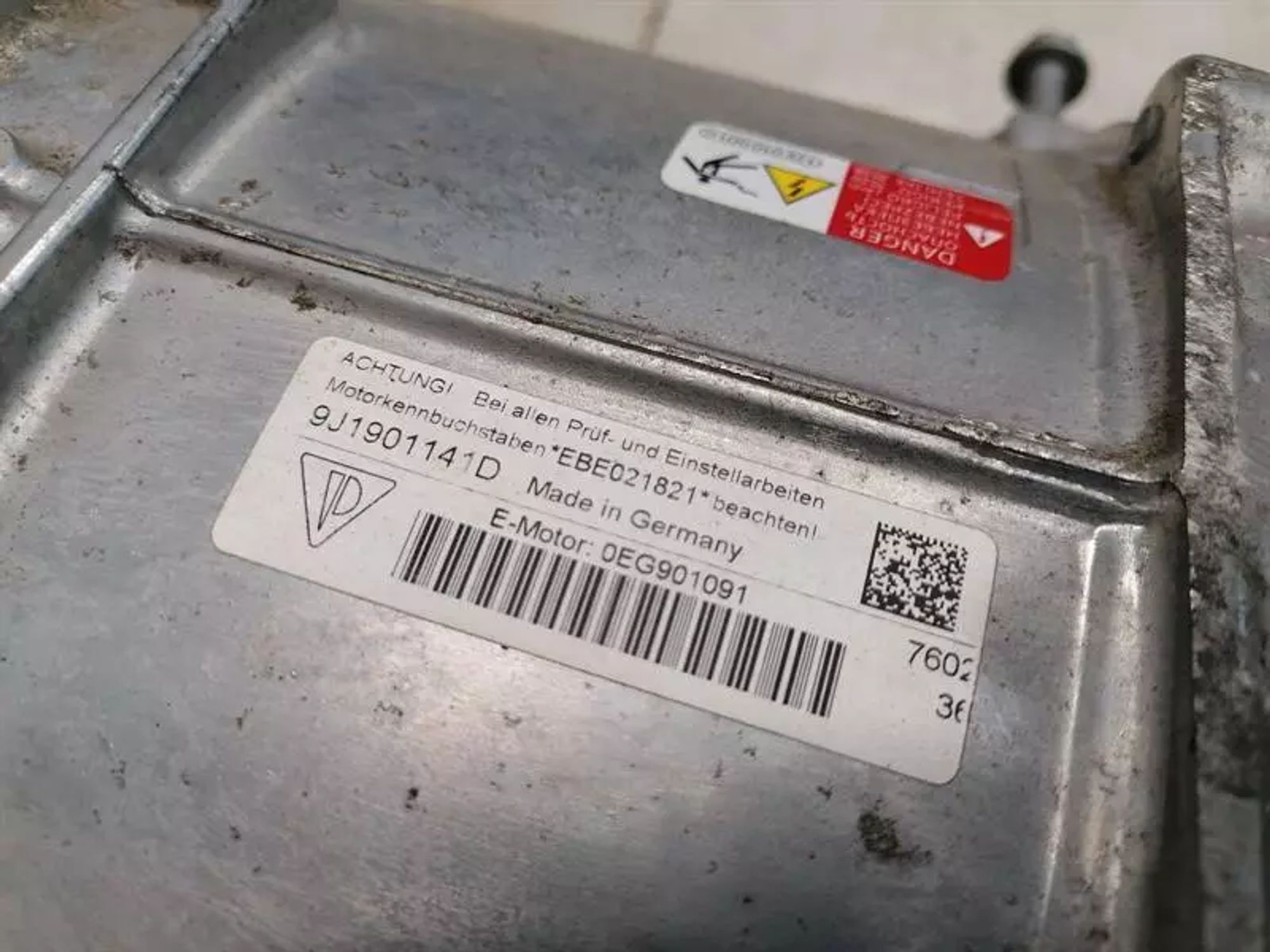 ЗАДНИЙ ДВИГАТЕЛЬ PORSCHE TAYCAN GTS, 880000 рублей, Москва