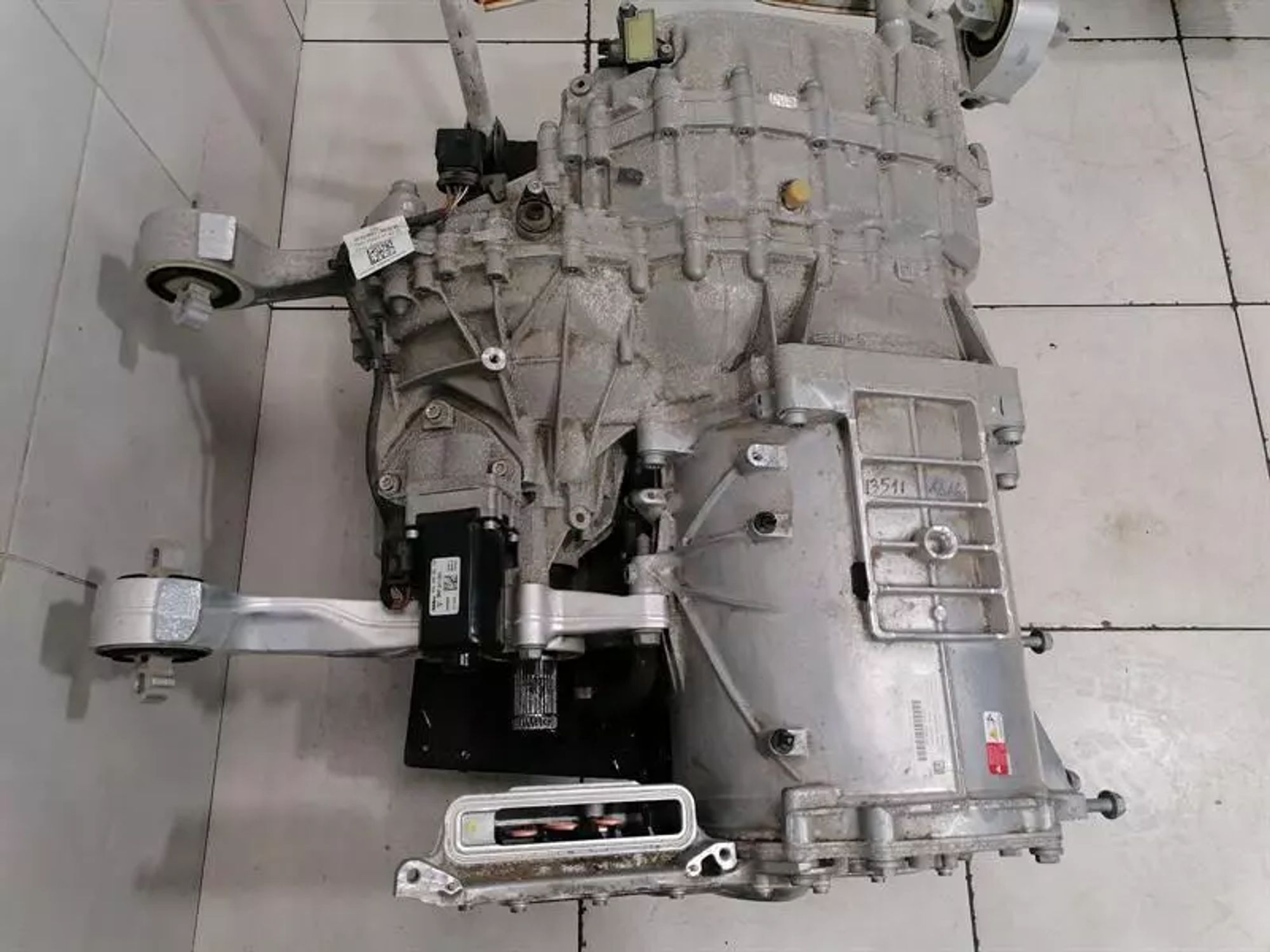 ЗАДНИЙ ДВИГАТЕЛЬ PORSCHE TAYCAN GTS, 880000 рублей, Москва