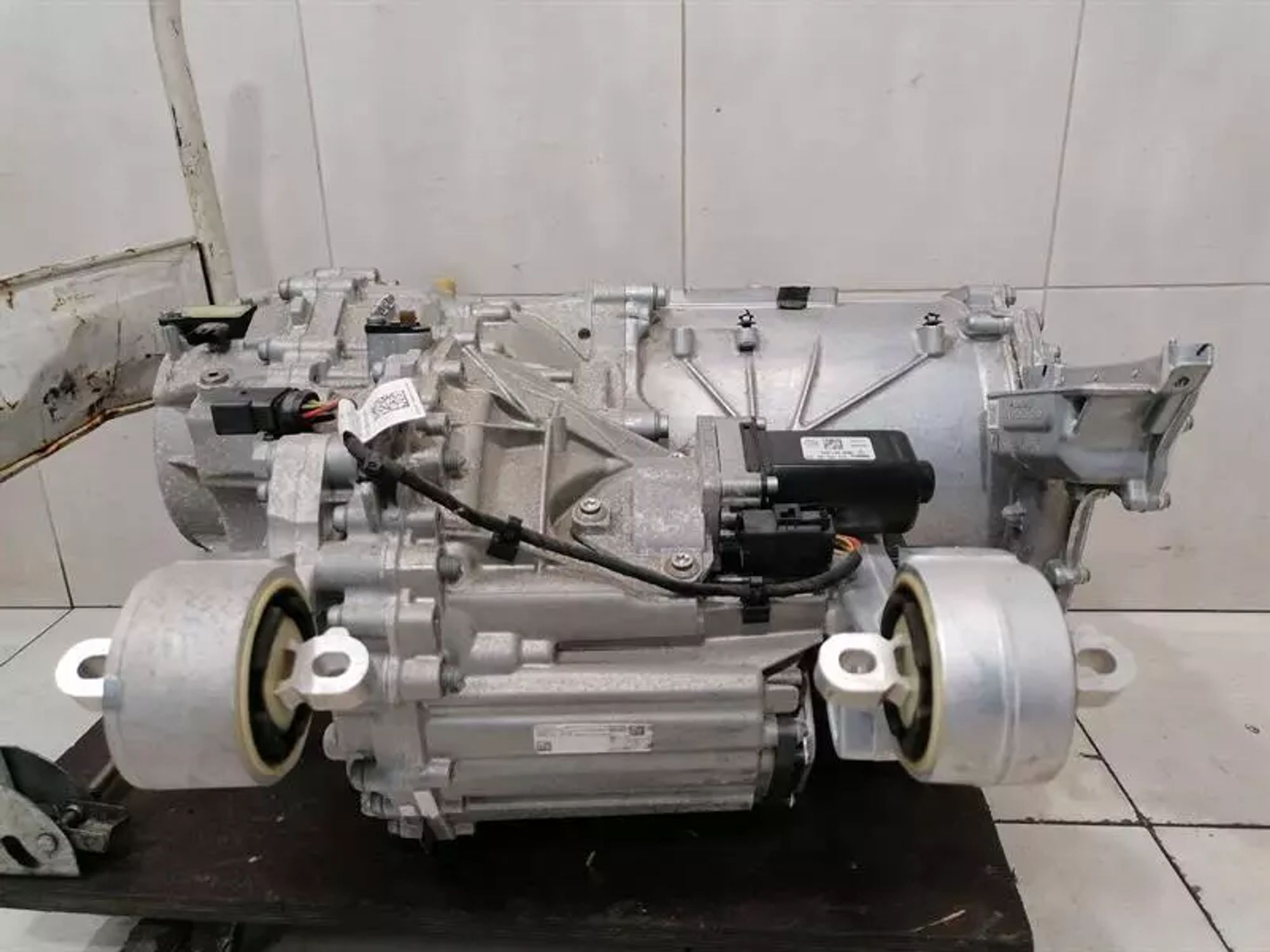 ЗАДНИЙ ДВИГАТЕЛЬ PORSCHE TAYCAN GTS, 880000 рублей, Москва