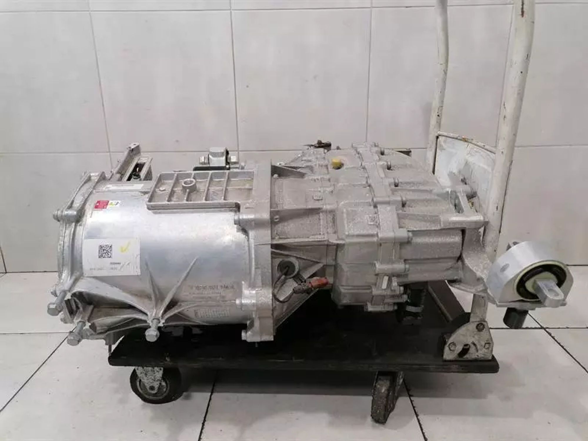 ЗАДНИЙ ДВИГАТЕЛЬ PORSCHE TAYCAN GTS, 880000 рублей, Москва