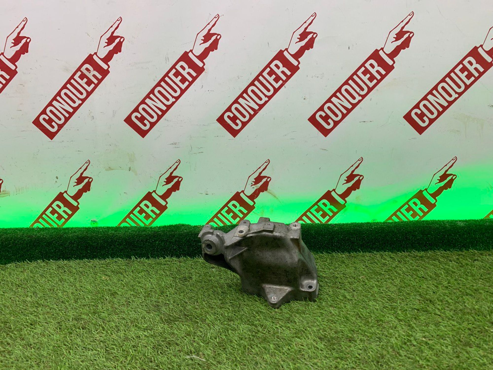 Кронштейн двигателя Mercedes Benz C class W205 Месредес бенз в205 OM651, 2000 рублей, Москва