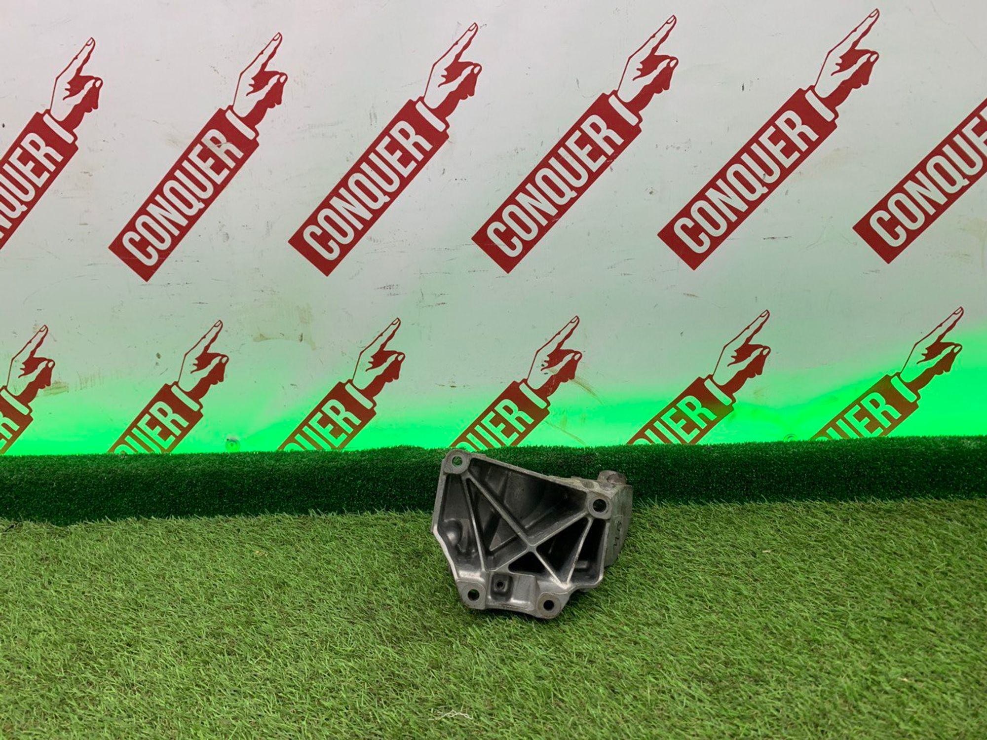 Кронштейн двигателя Mercedes Benz C class W205 Месредес бенз в205 OM651, 3000 рублей, Москва